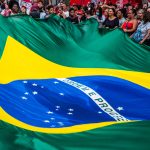 Flávio Bolsonaro termina primeira volta à frente de Lula. Segunda volta é a 25 de outubro