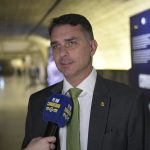 Juízes acreditam que pedido de entrega de documentos foi precipitado. A fuga pela Argentina e a amizade dos EUA