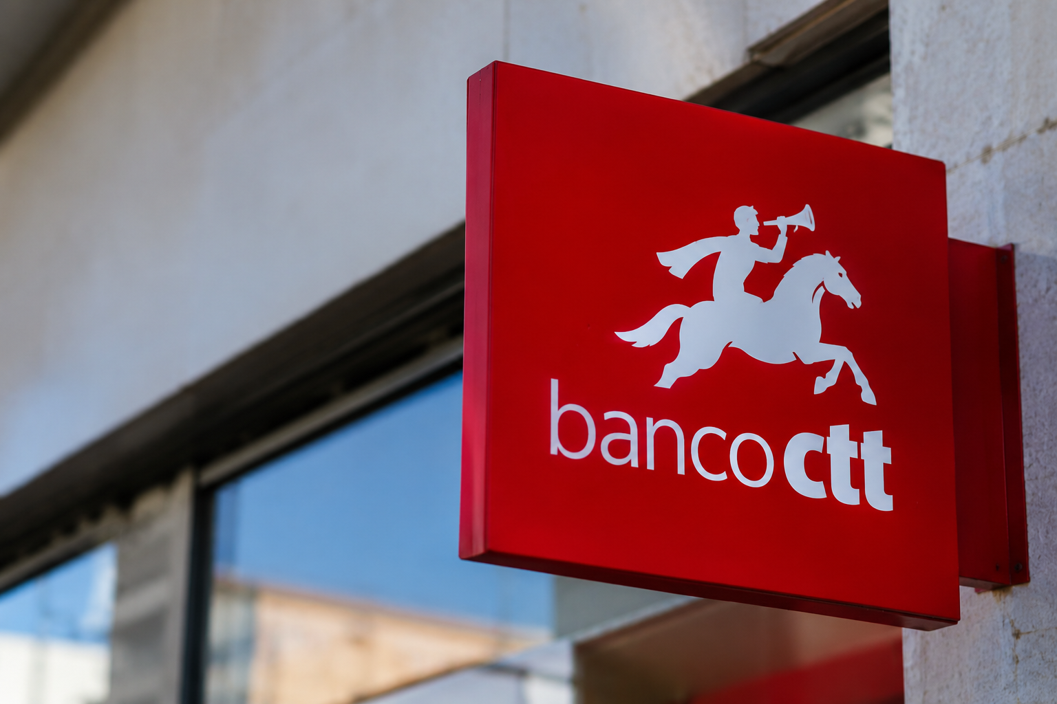 App, homebanking e MB Way indisponíveis para clientes do Banco CTT. Reposição dos serviços prevista para segunda-feira