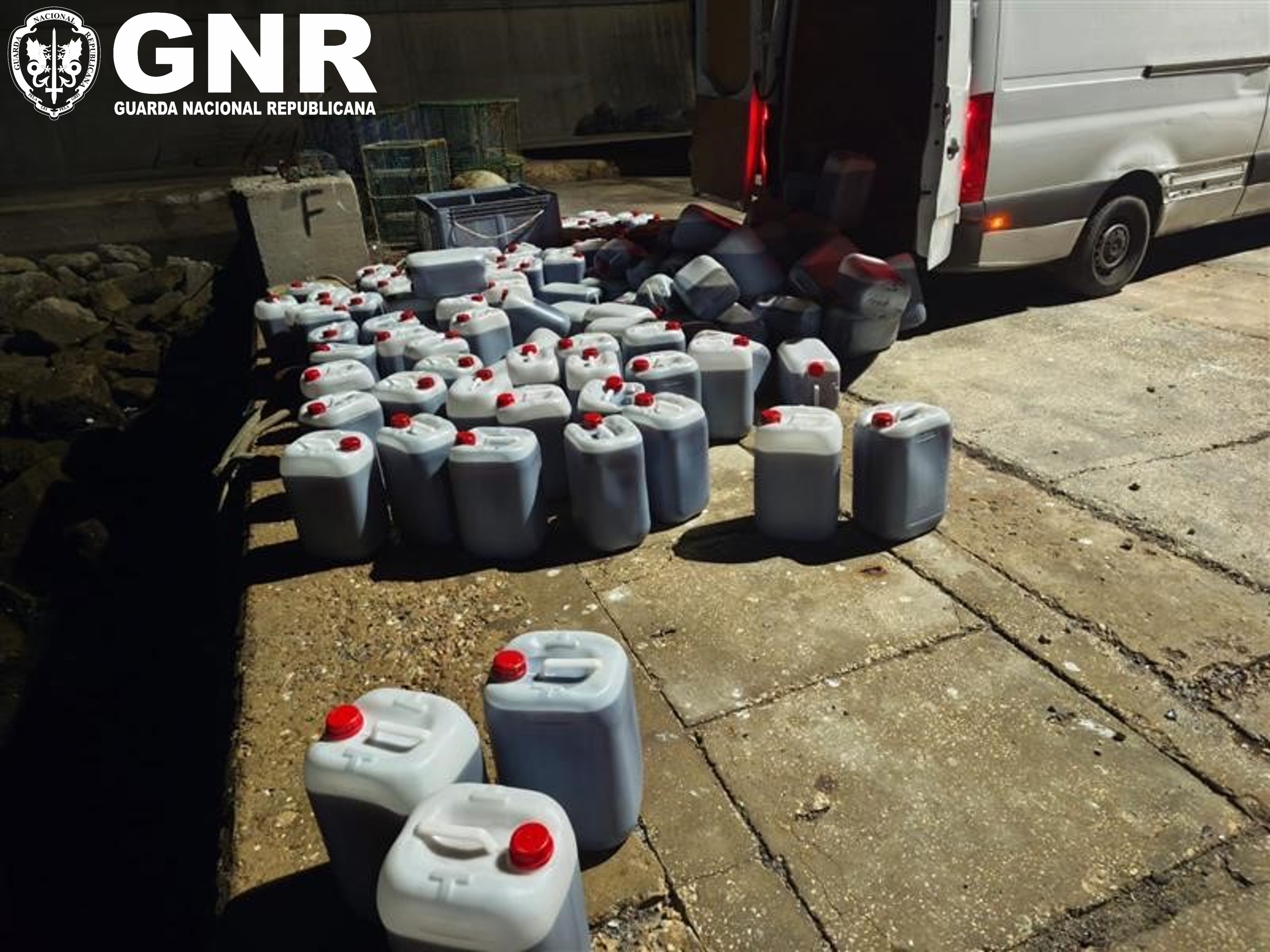GNR apreende cerca de 10 mil litros de combustível em operações contra o narcotráfico