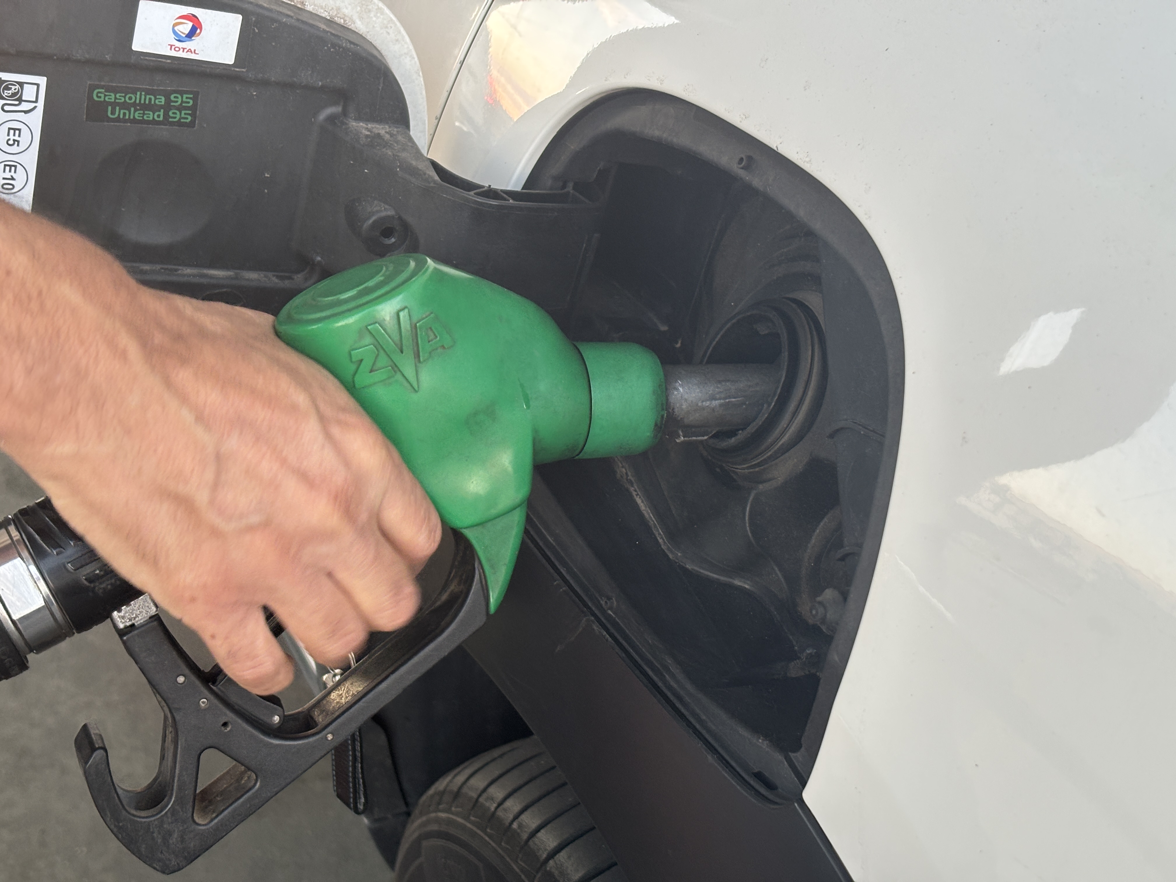 Gasóleo sobe um cêntimo e gasolina desce oito na próxima semana