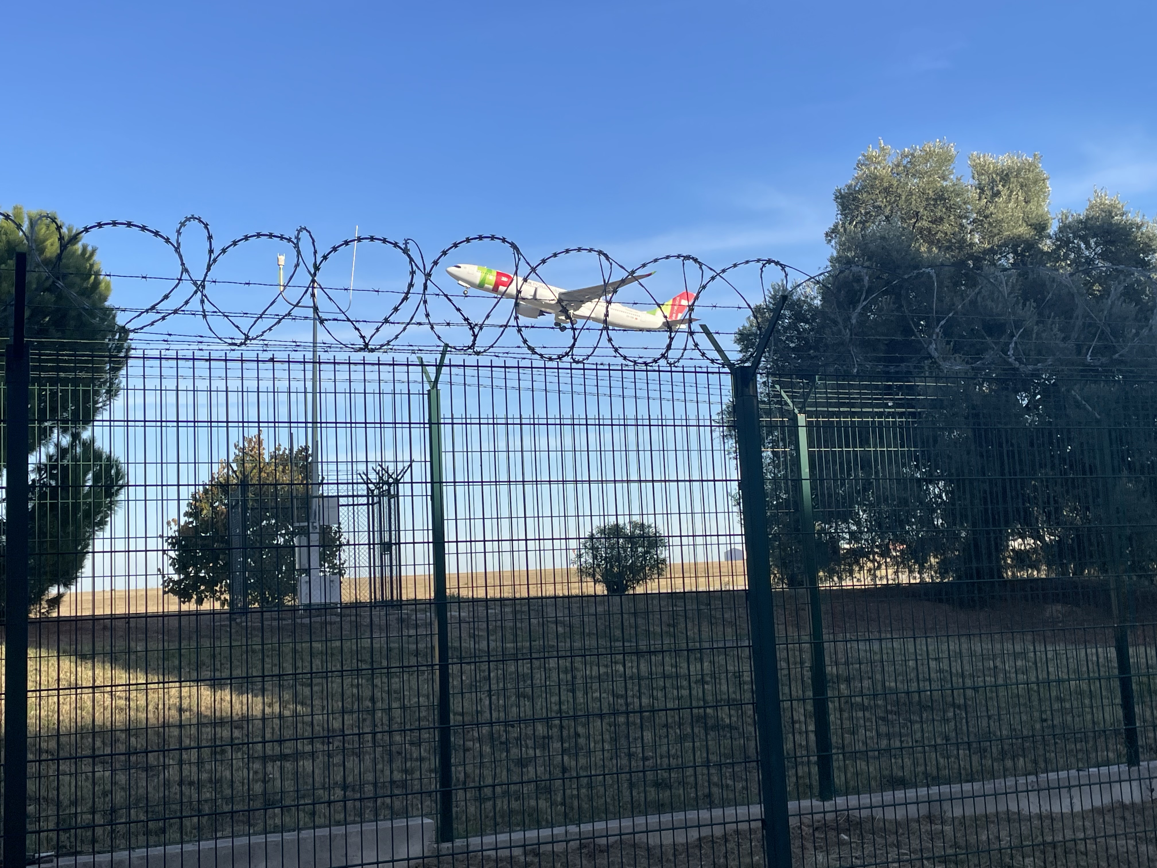 Portela 2027. Quantos sonhos cabem em 477 hectares. Um teatro à volta do futuro do aeroporto de Lisboa