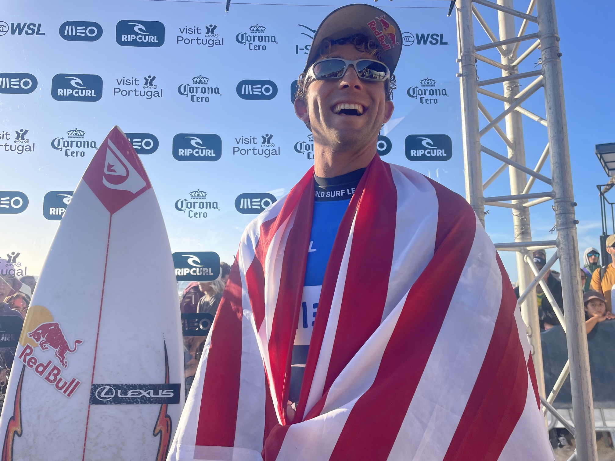 Meditou e ganhou. Griffin Colapinto vence em Supertubos pela terceira e é o novo Rei