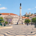 Manifestação no Rossio termina com “aconchada” e regressa no sábado