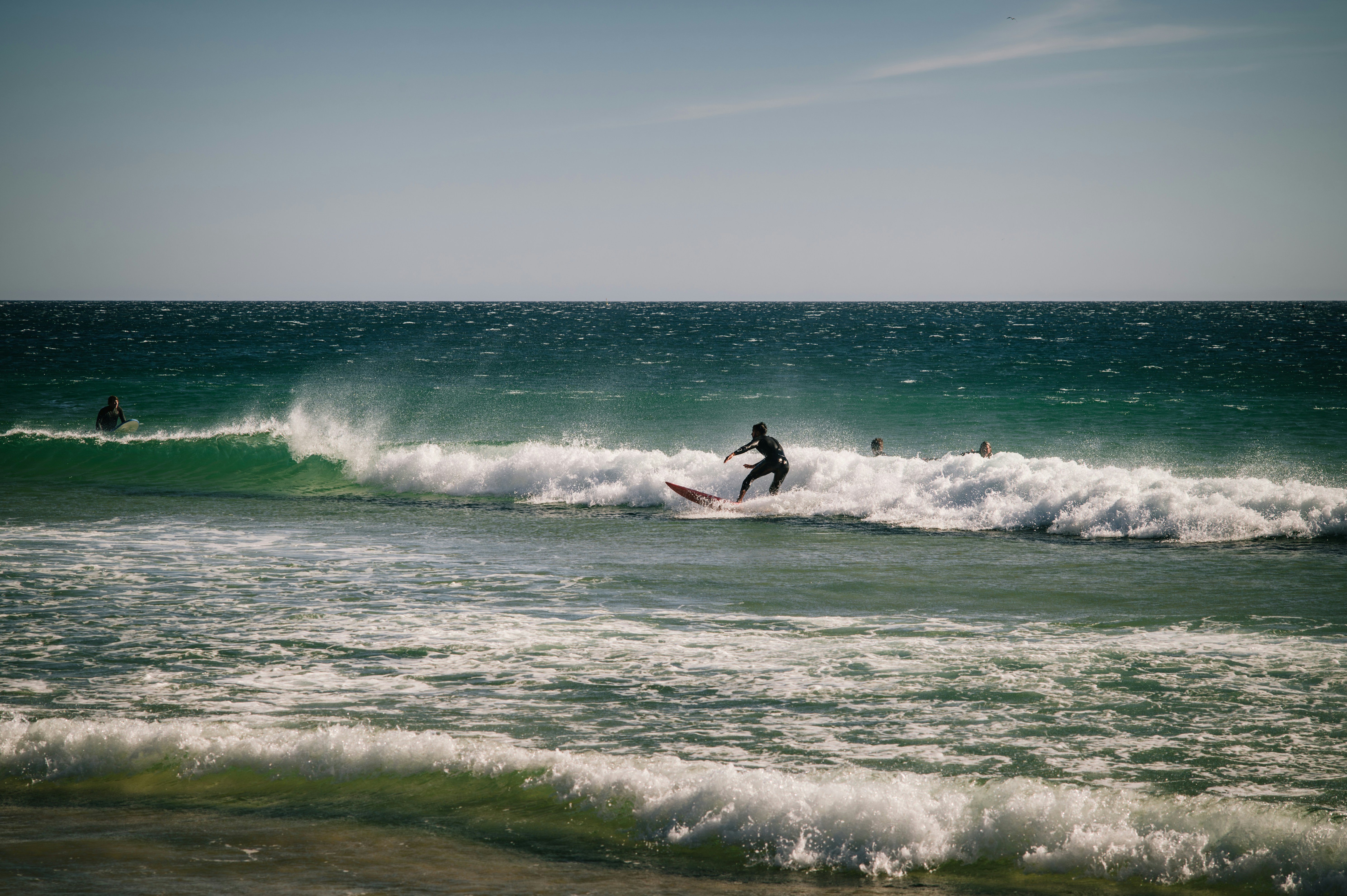 Supertubos volta a receber a elite do surf mundial com um recorde português