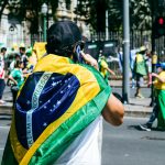 Vitória de Lula faz bolsa cair quase 15% em Tóquio