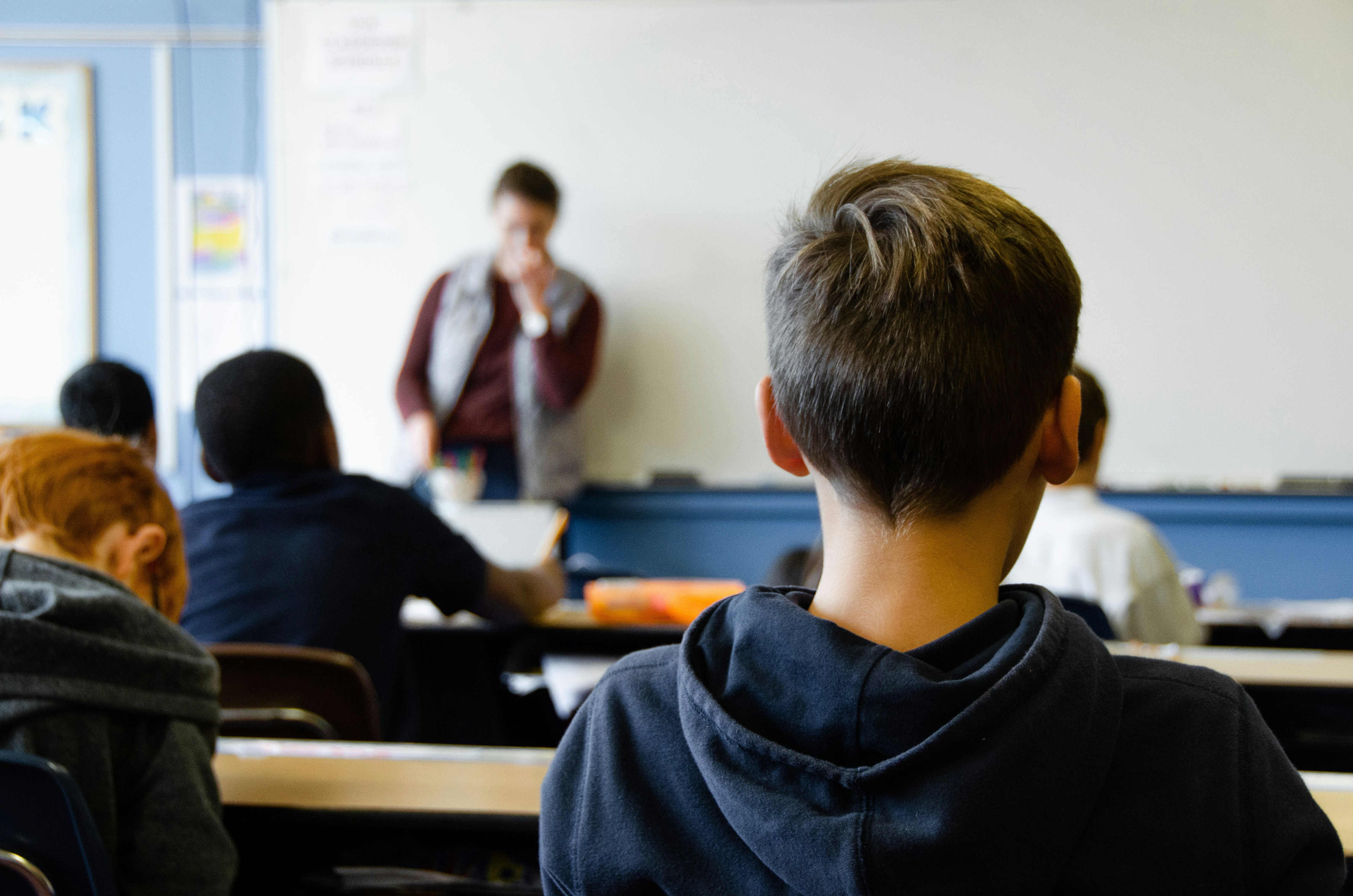 Colégios privados dominam o ranking das escolas, mas públicas destacam-se na superação