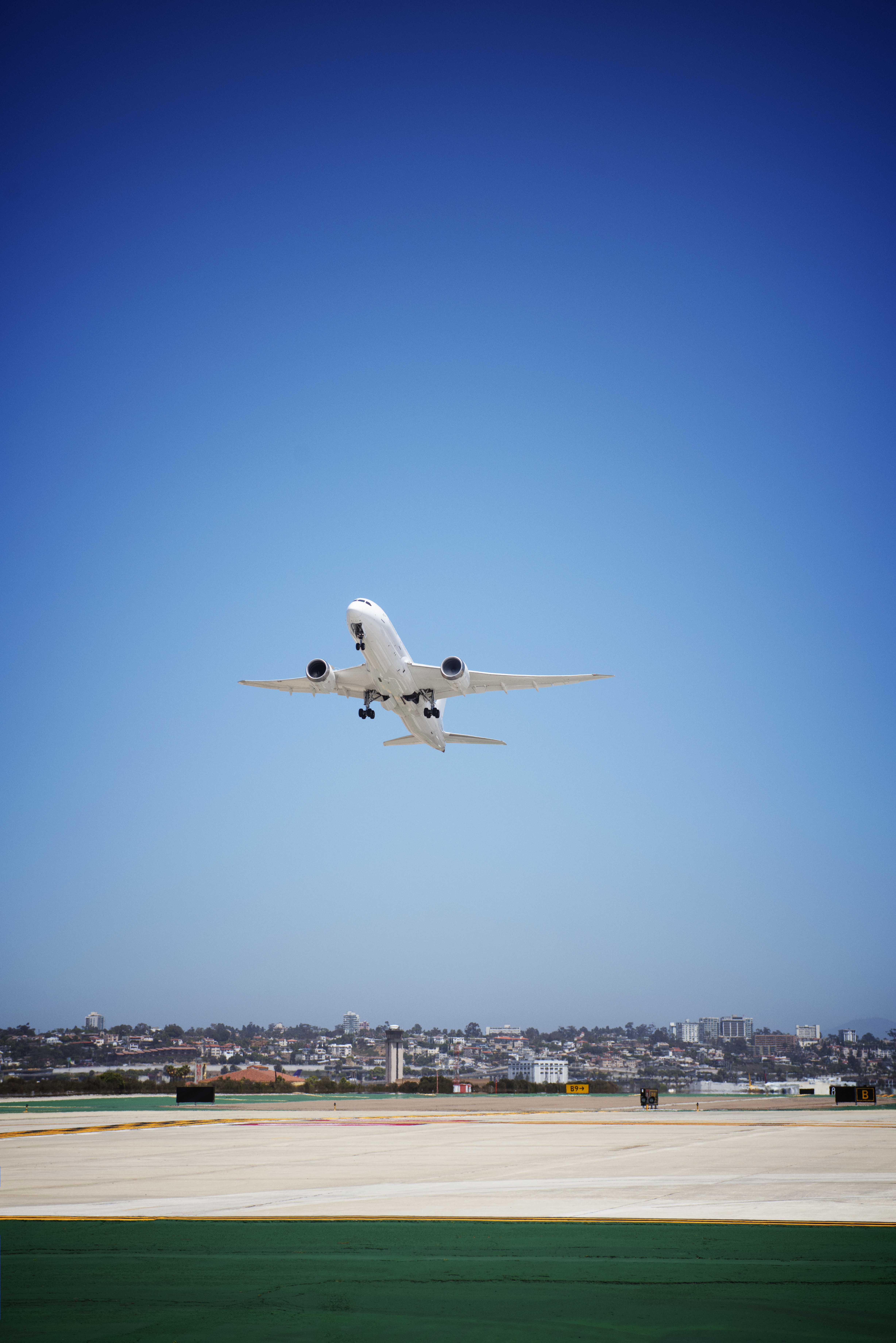 quanto dinheiro gastou o Estado, quanto poderá recuperar com a Lufthansa e que garantias ficam para Portugal?