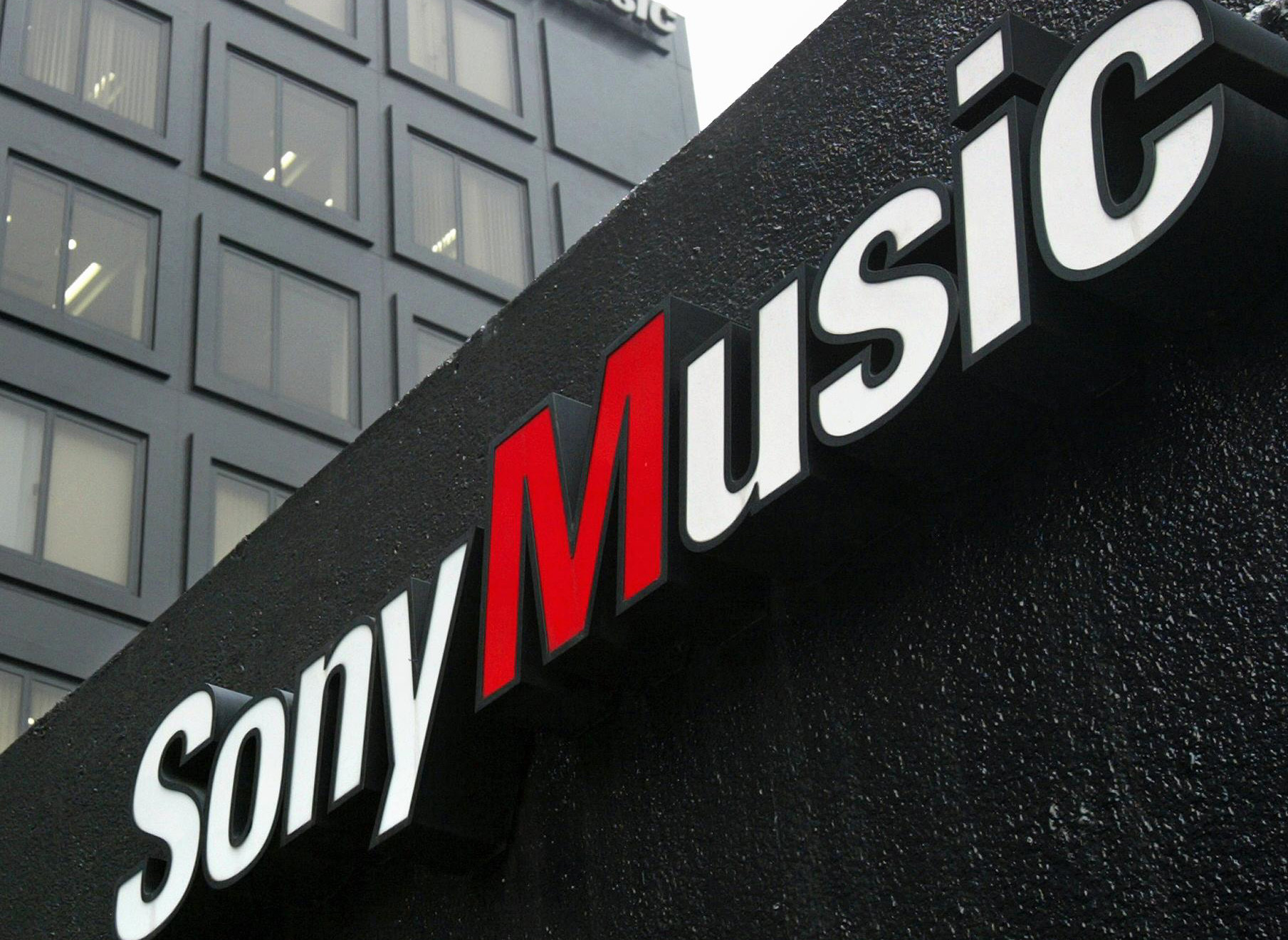 Britney Spears morreu? Não, a conta de Twitter da Sony foi pirateada