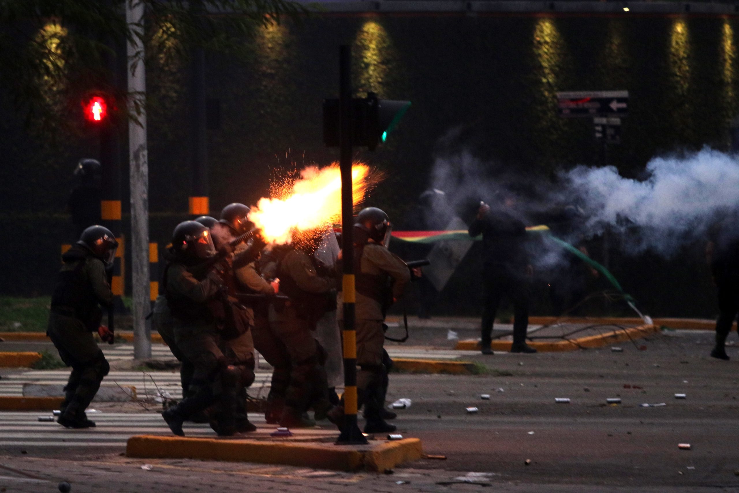 Confrontos entre manifestantes e polícia bolivianos após detenção de governador