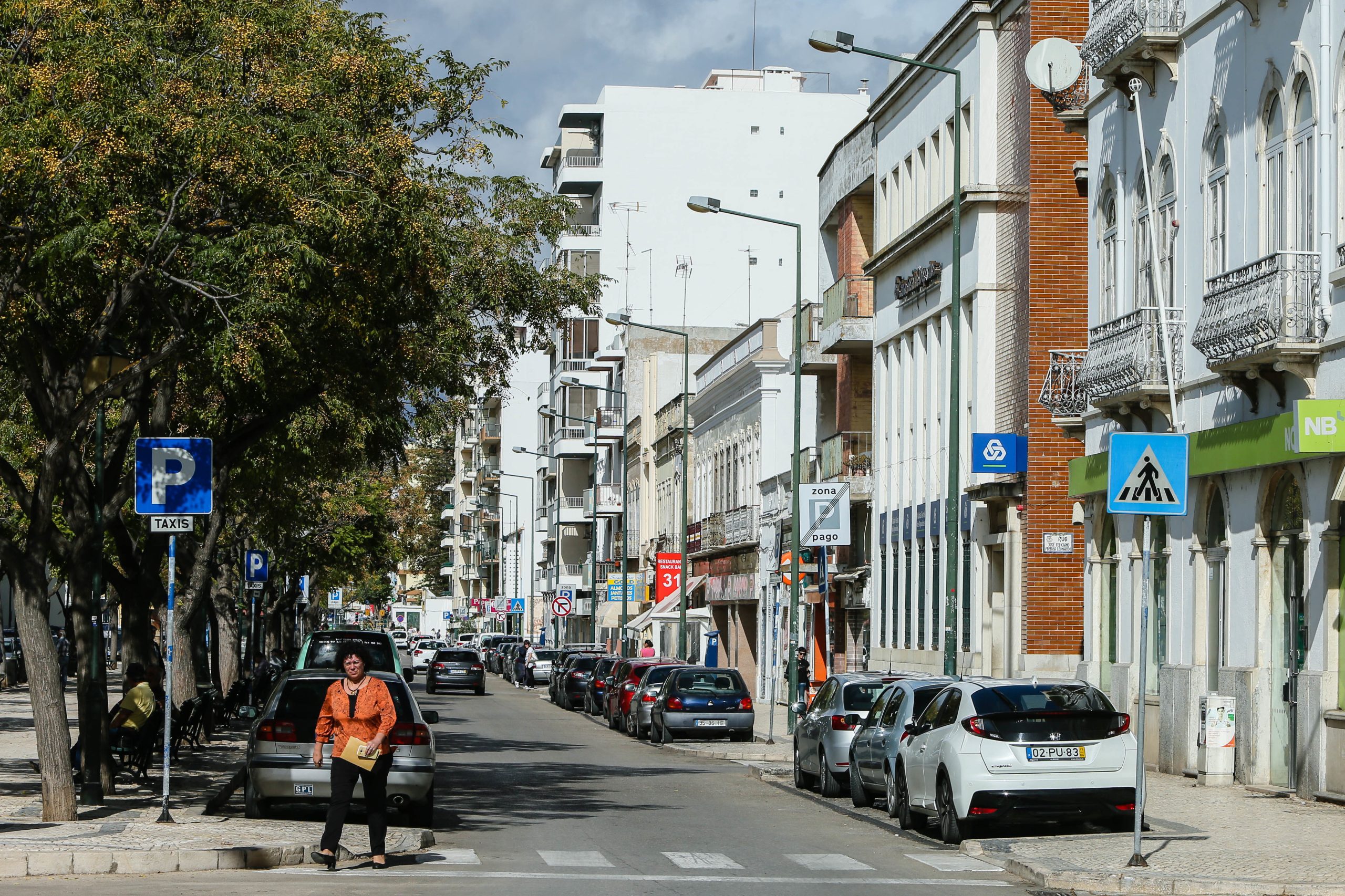 Quatro homens acusados por crimes em Olhão contra jovem e forças policiais
