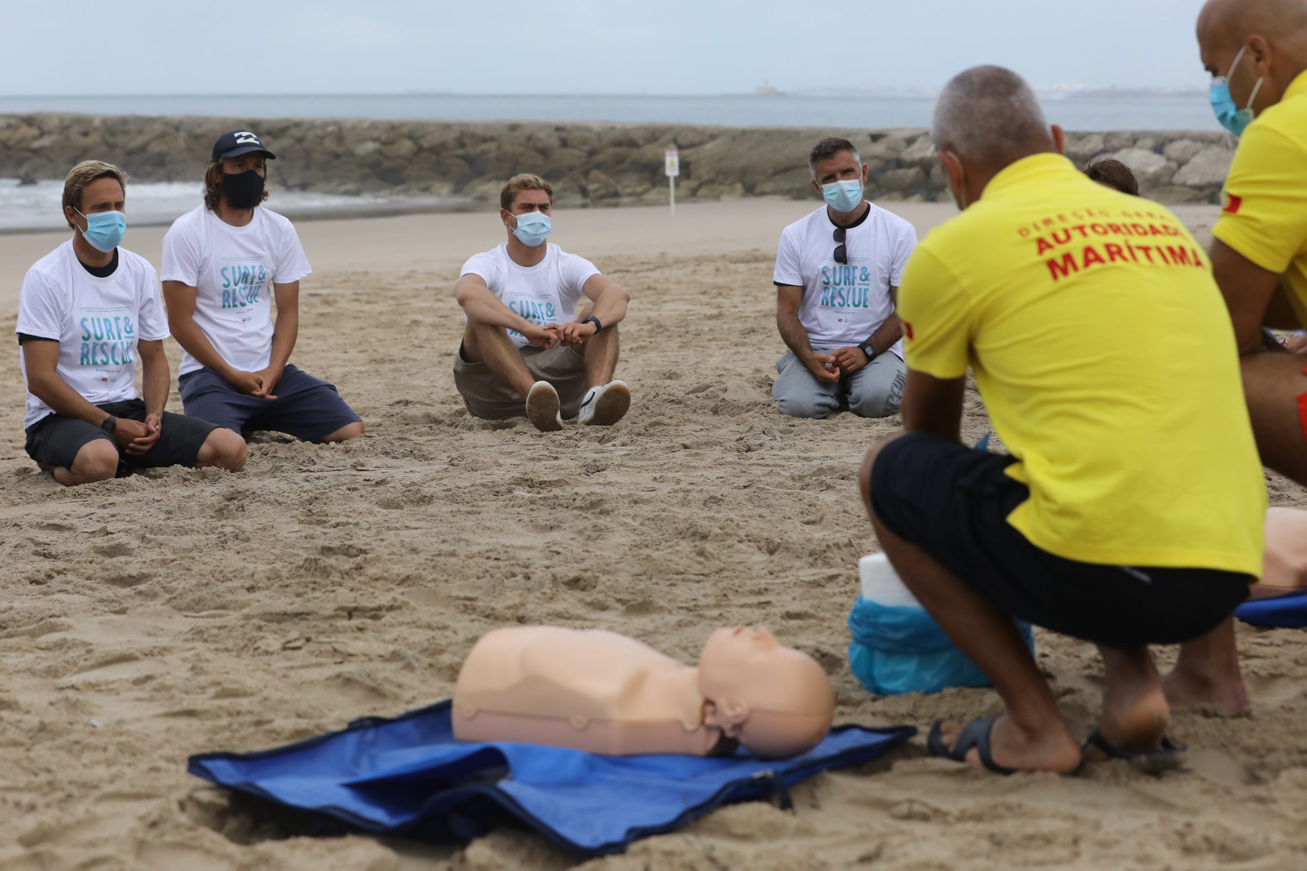 Surf e salvamento aquático juntam forças na Costa da Caparica