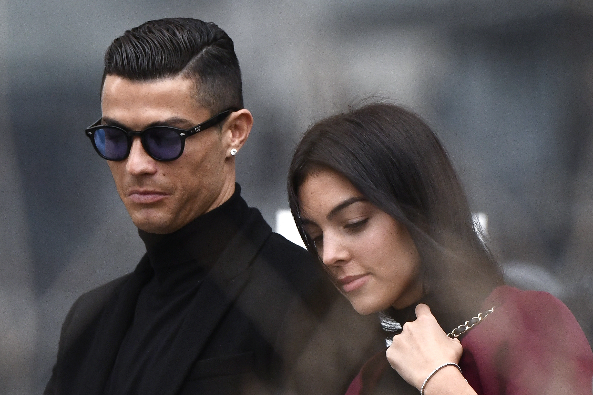 Georgina Rodríguez disse “sim” a Cristiano Ronaldo e estão noivos
