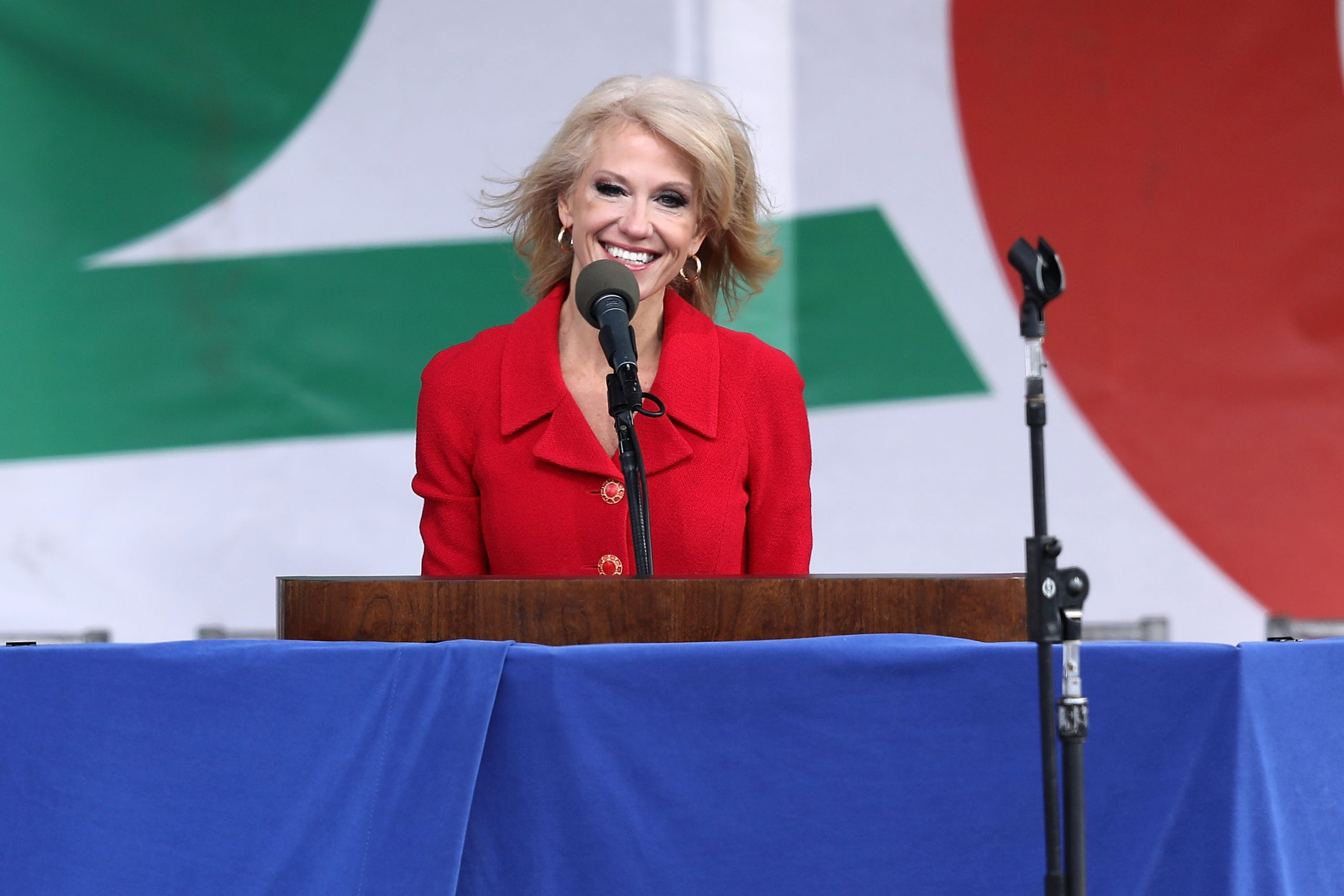 Assessora de Trump evoca massacre que nunca aconteceu para justificar veto a refugiados