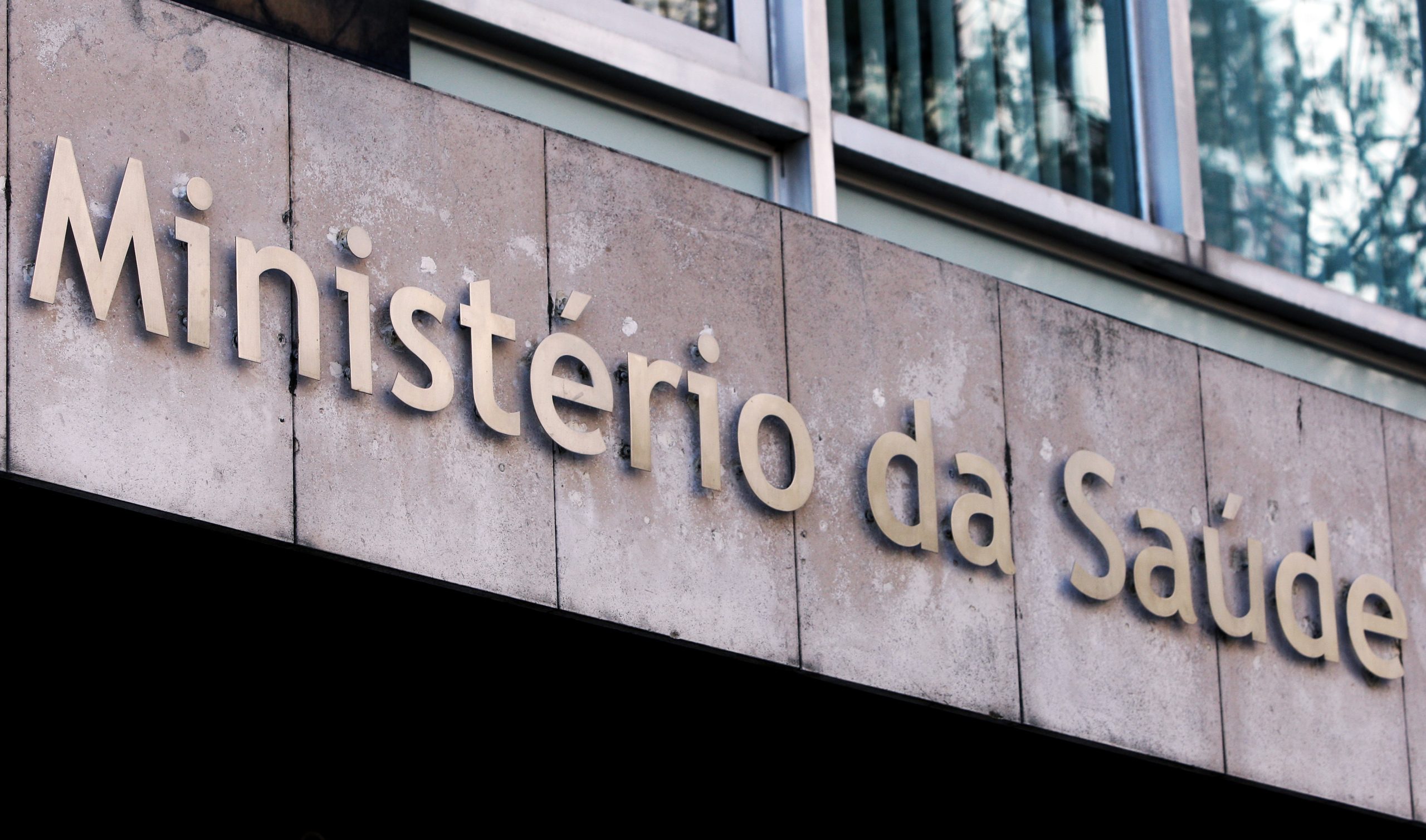 Ministério da Saúde garante que emigrantes portugueses continuarão a ter “pleno acesso” ao SNS