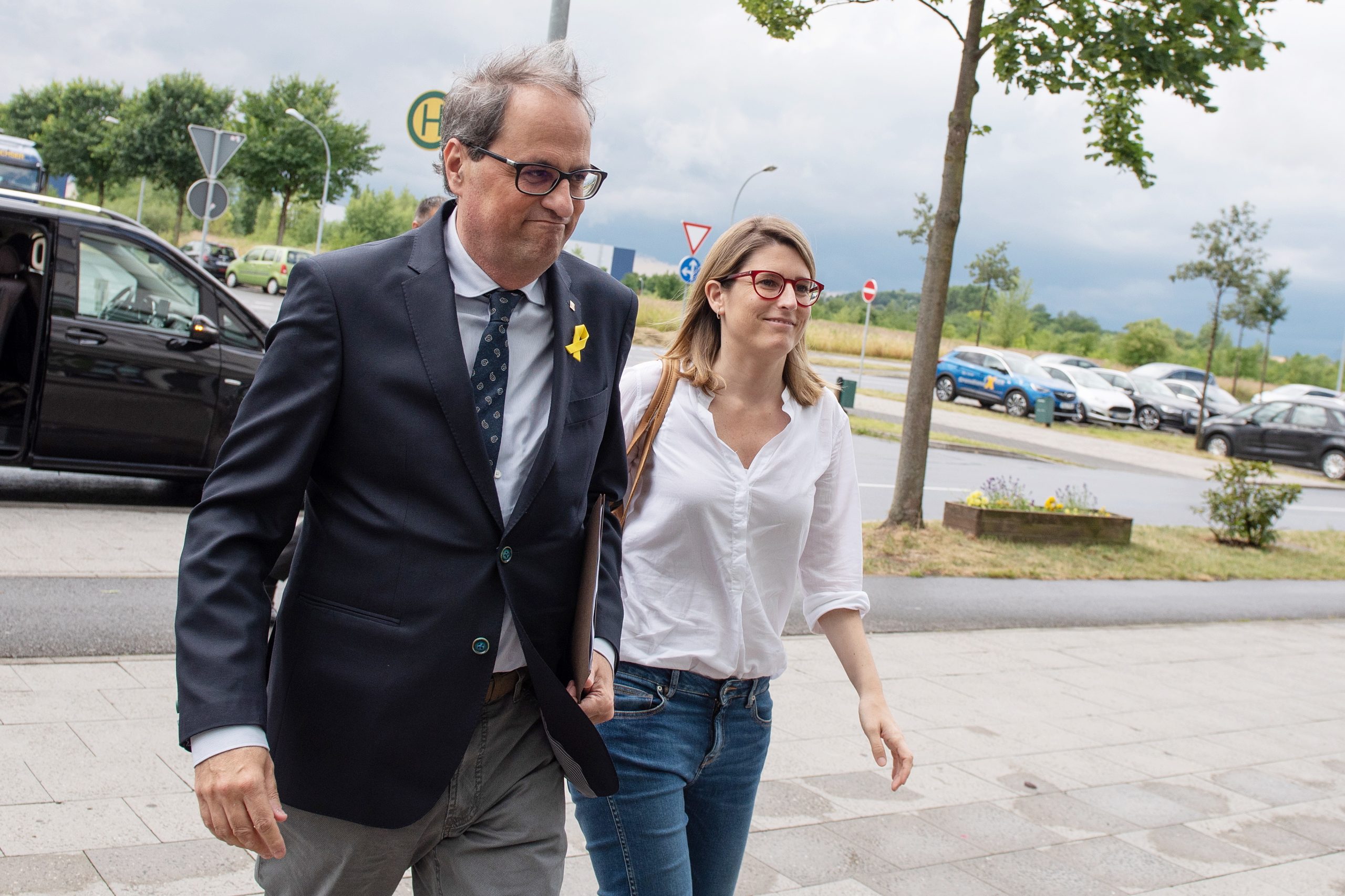 Separatistas catalães cortam laços formais com monarquia espanhola