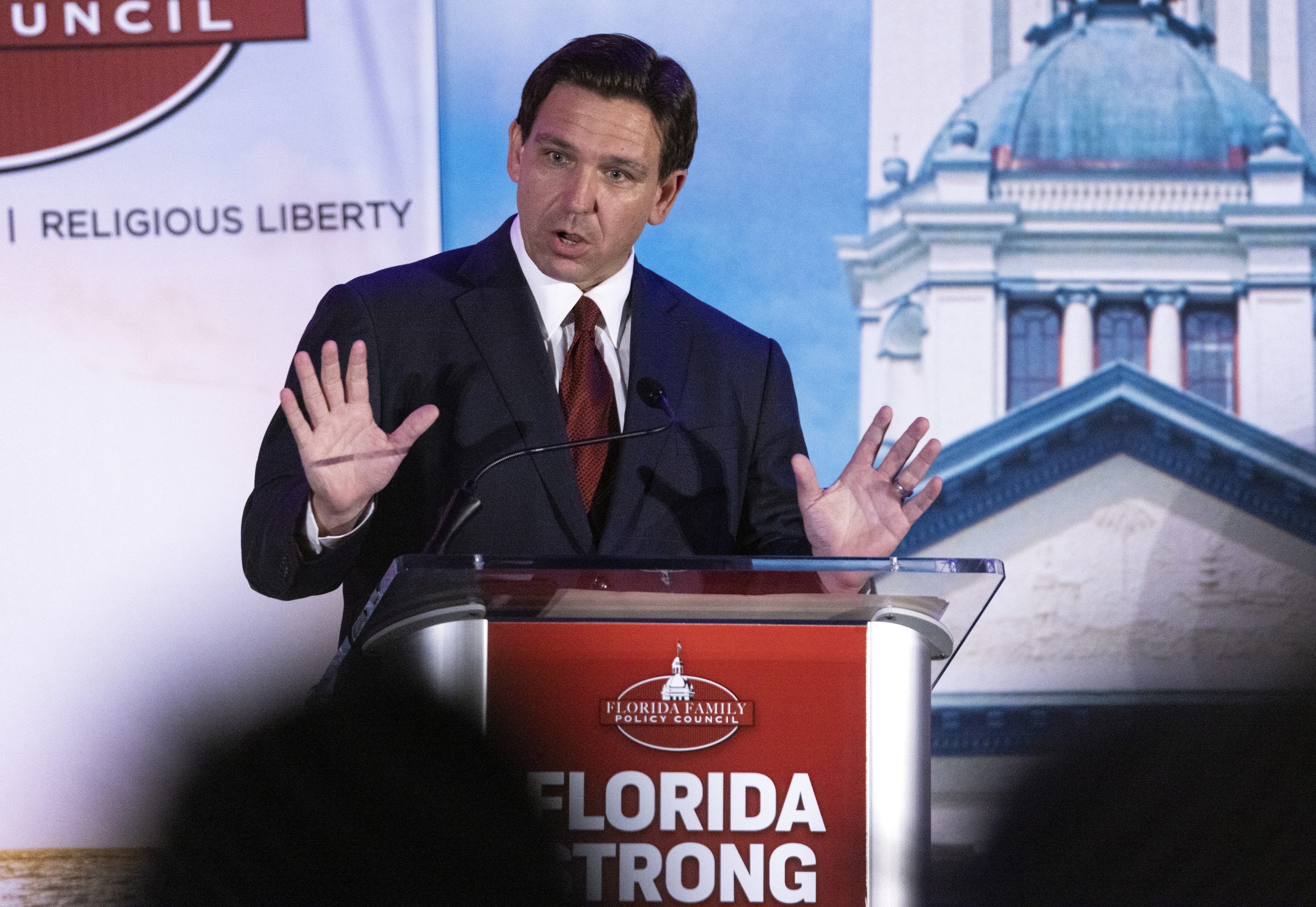 DeSantis diz ao CEO da Disney para abandonar a ideia de processar a Flórida: “Eles vão perder este processo”