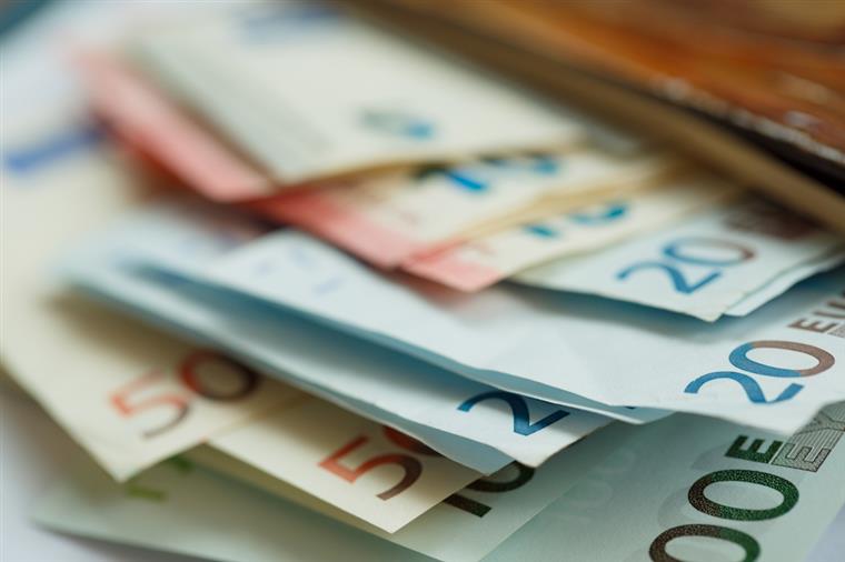 Portugal é o país da UE onde os salários mais altos estão mais distantes do salário médio