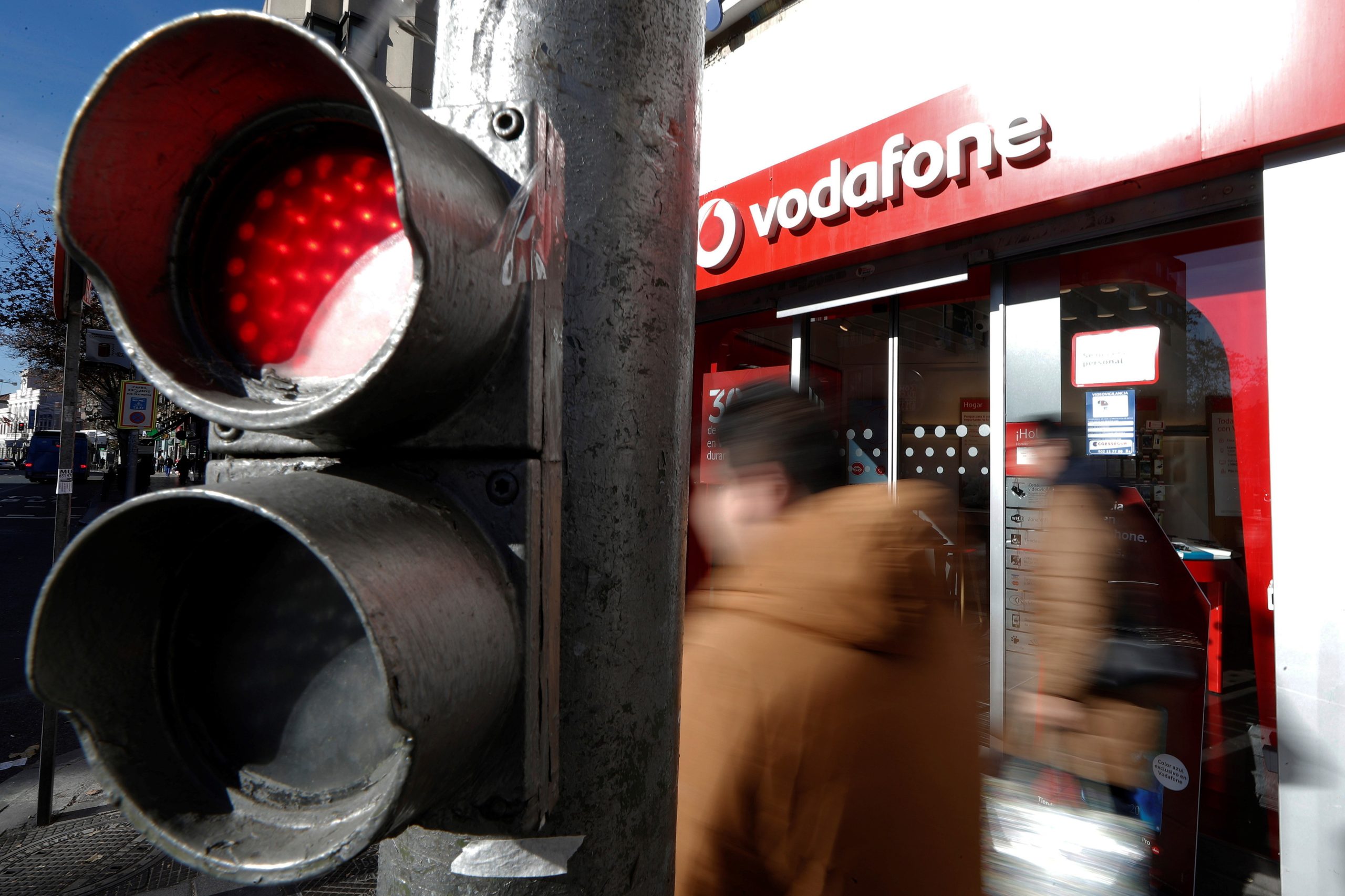 Telefónica, Orange e Vodafone cortam 4.000 empregos em Espanha em seis meses