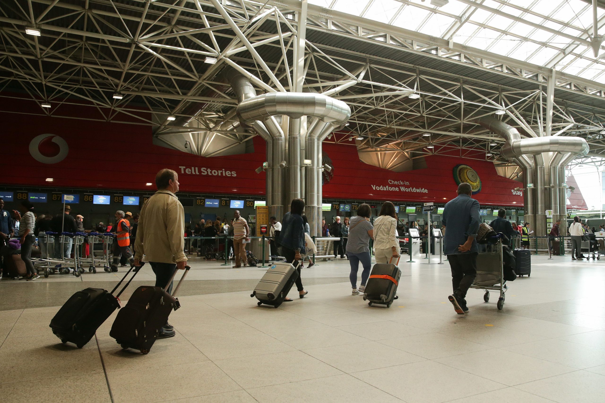Trabalhadores das Lojas Francas dos aeroportos fazem 48 horas de greve em maio