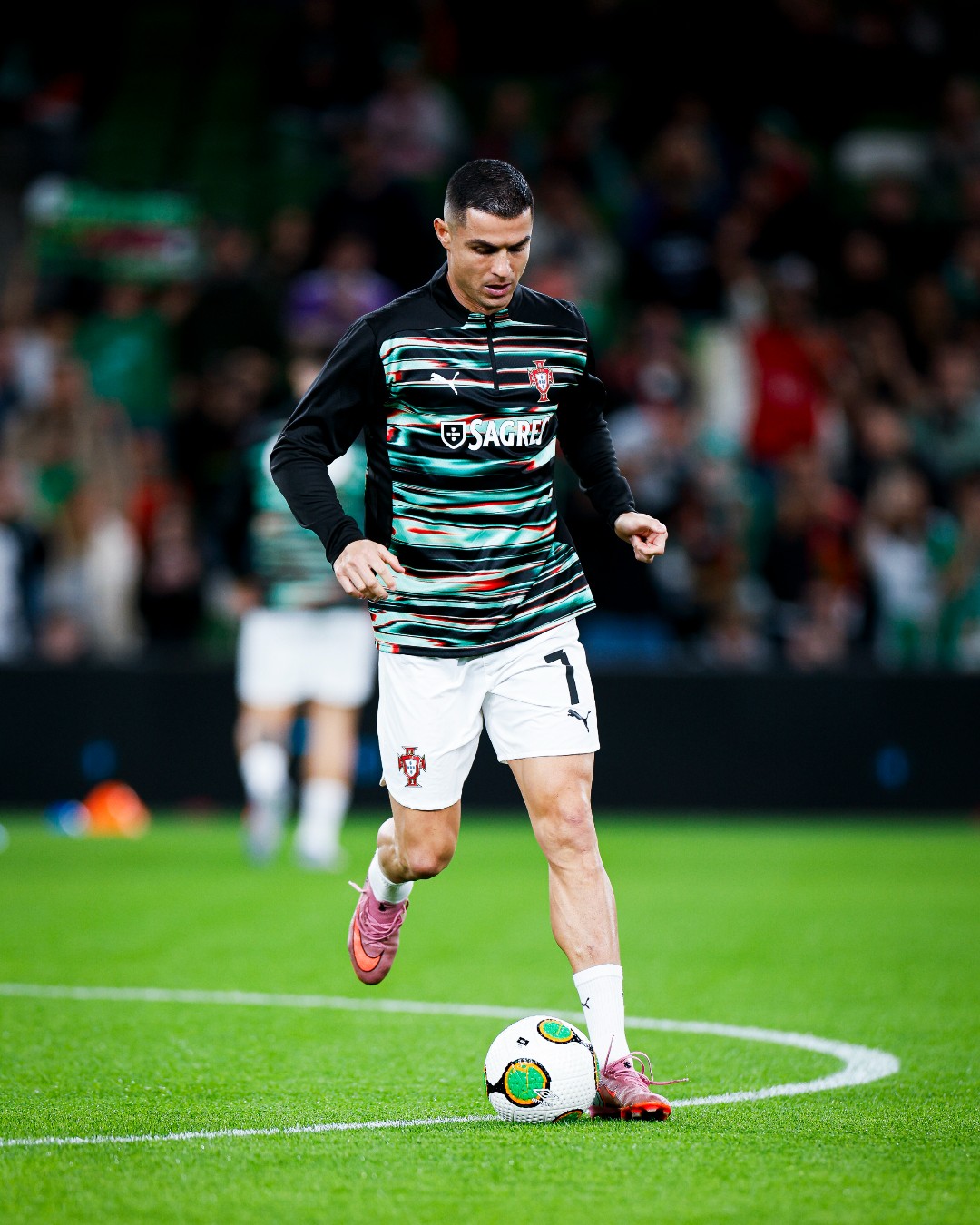 Cristiano Ronaldo torna-se acionista de plataforma que vai transmitir 34 jogos do Mundial em Portugal