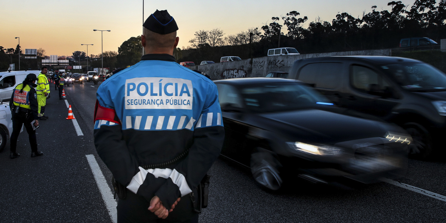 Dois homens baleados num café em Sintra. Suspeitos ainda em fuga