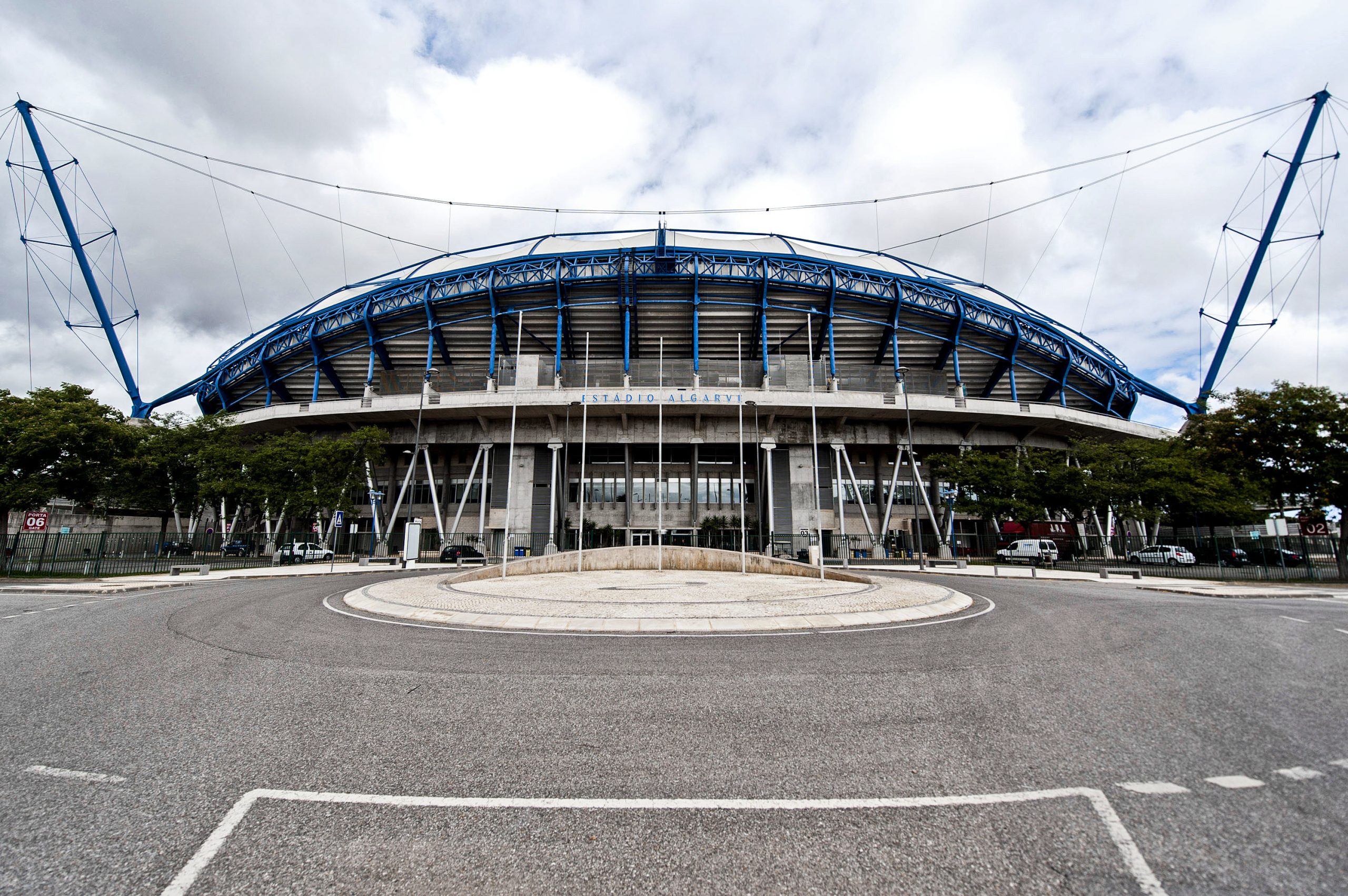 Covid-19: Algarve abre hoje centro de rastreio da doença junto ao Estádio Algarve