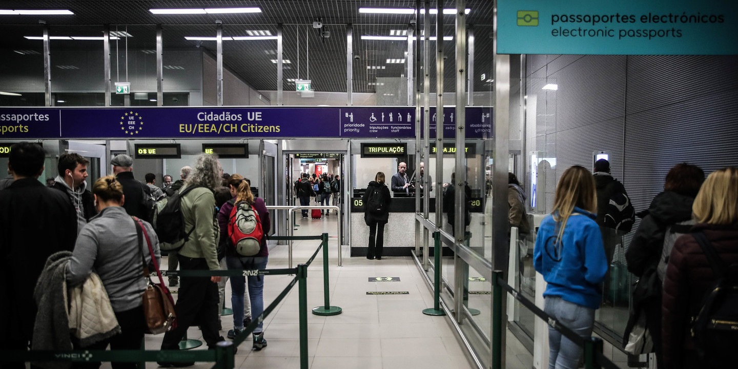Covid-19: Passageiros oriundos do Nepal passam a cumprir quarentena na chegada a Portugal