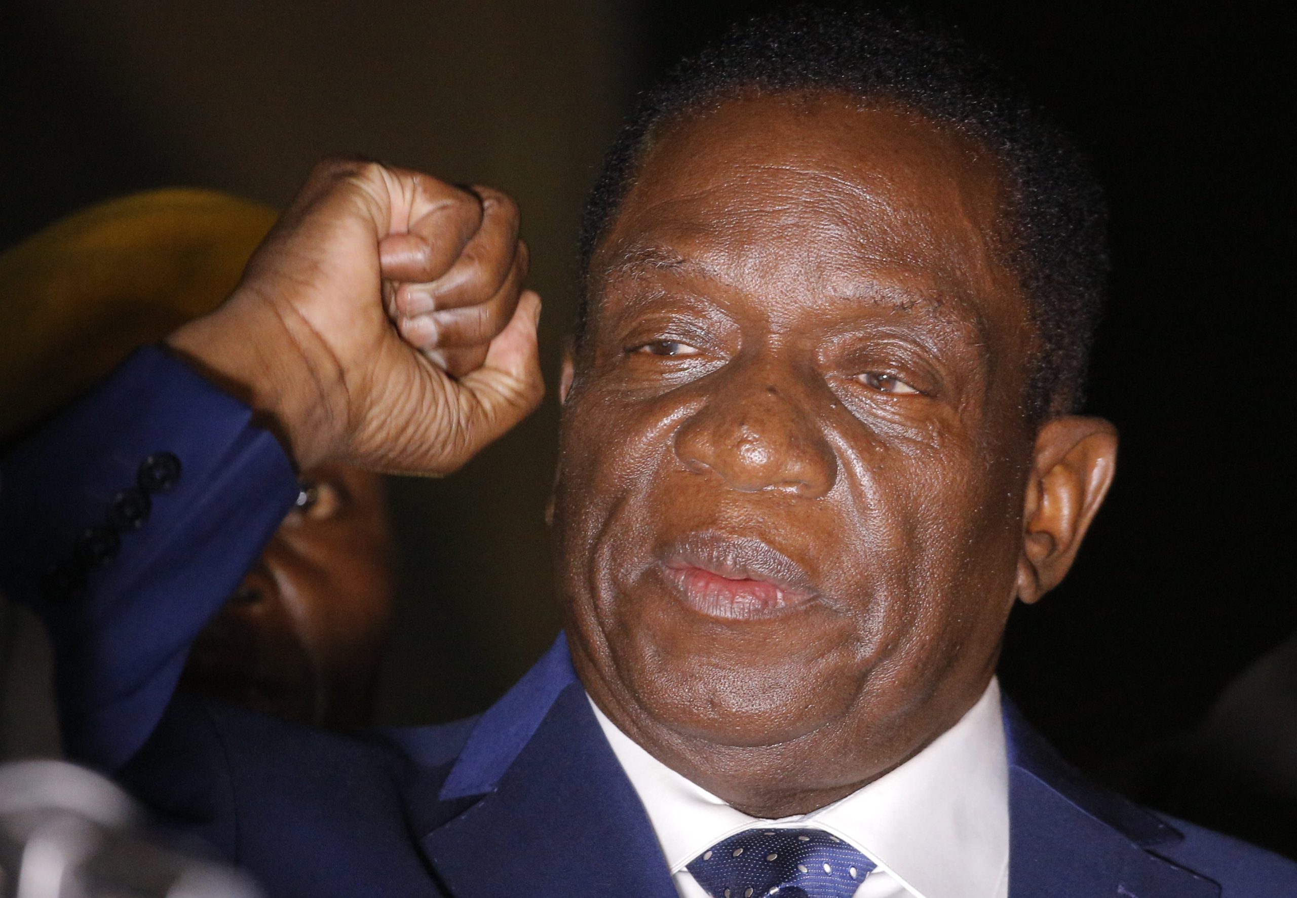 Zimbabué: Mnangagwa apela à população para “trabalharem em conjunto”