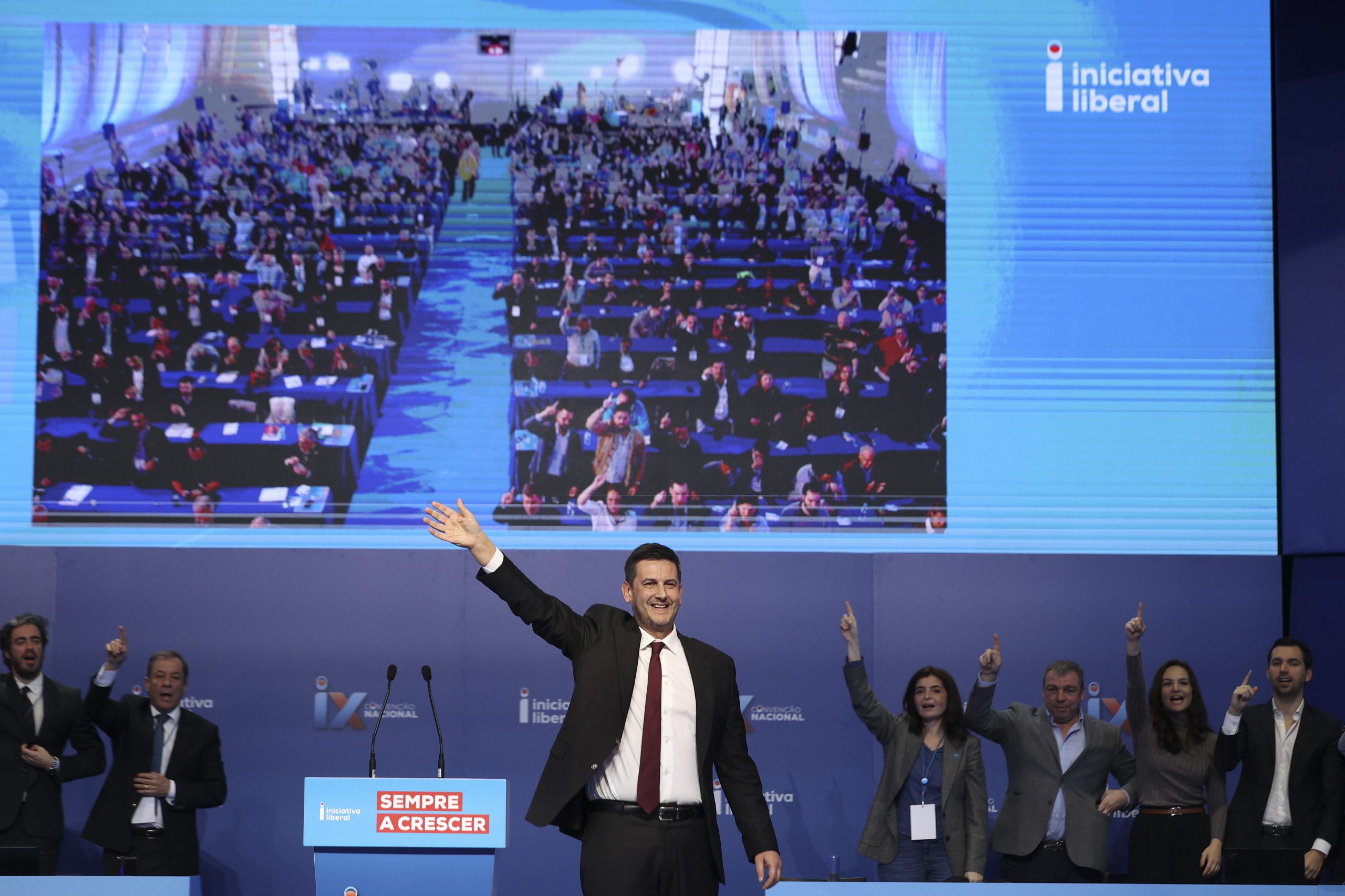 IL/Convenção: Imigração, autárquicas e regionais da Madeira marcam manhã