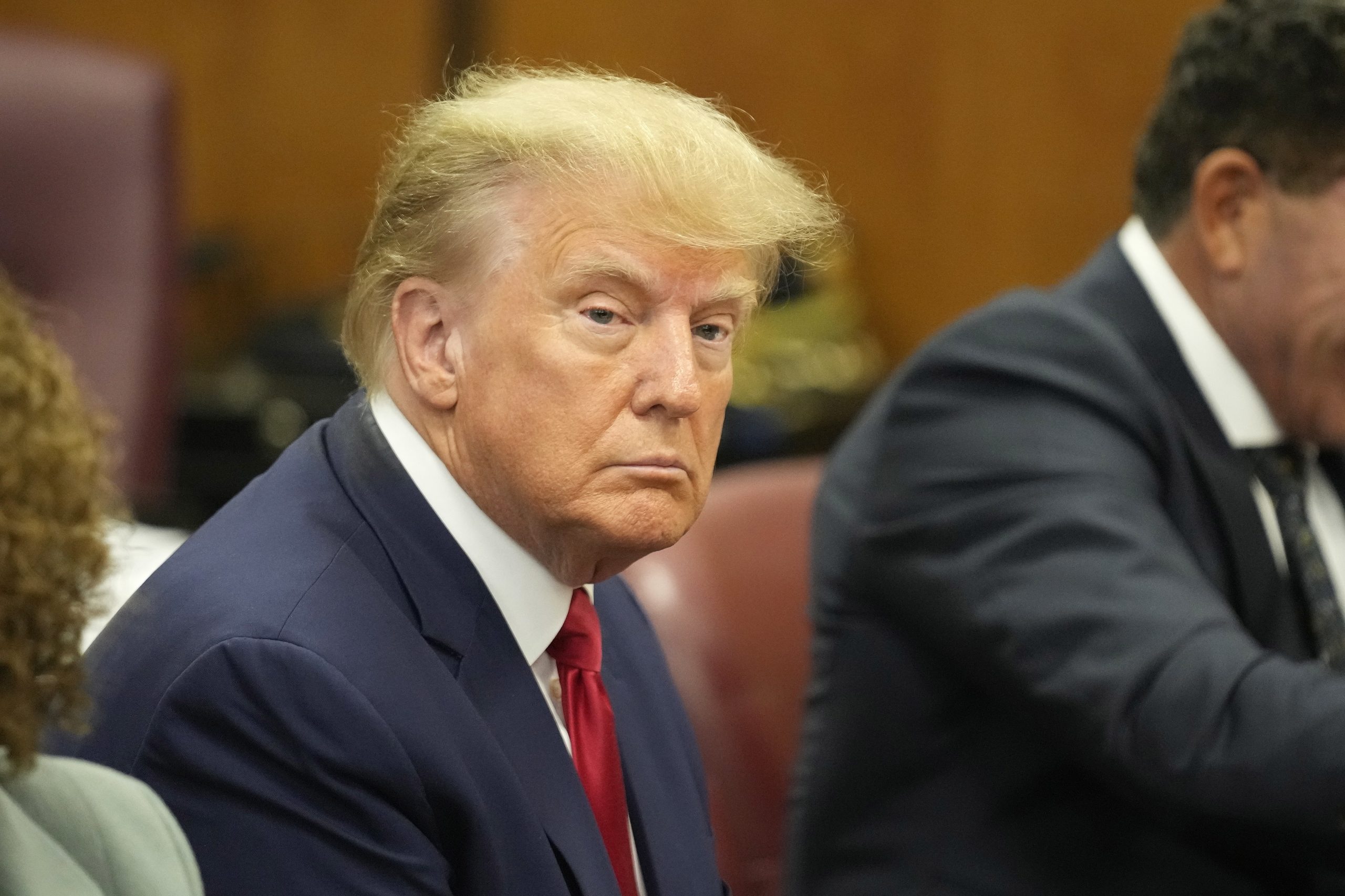 Advogado de Trump pede adiamento por um mês de julgamento por alegada violação