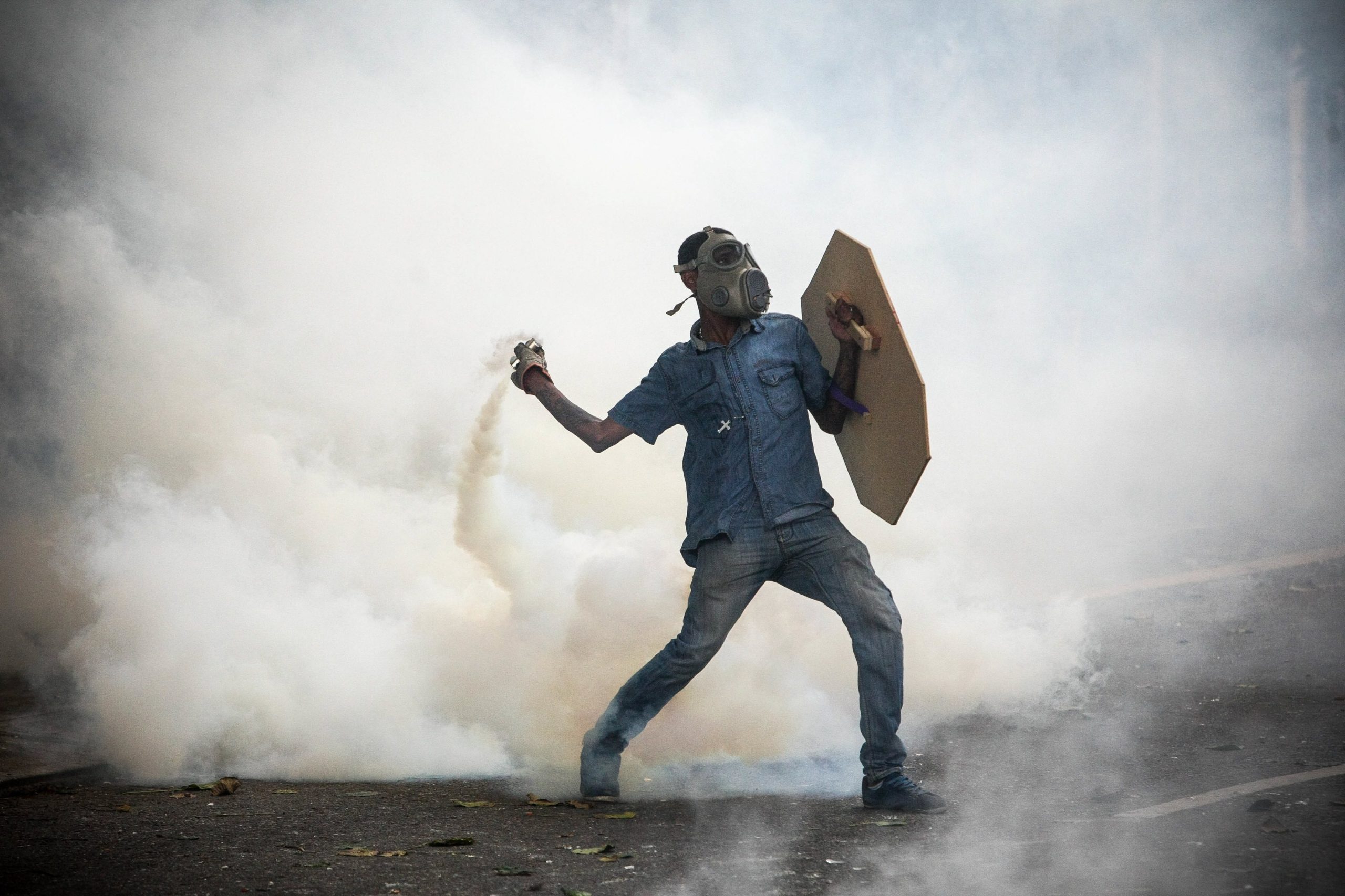 “As autoridades venezuelanas ajudaram alguns portugueses a reabrirem os seus estabelecimentos”, diz Luís Carneiro