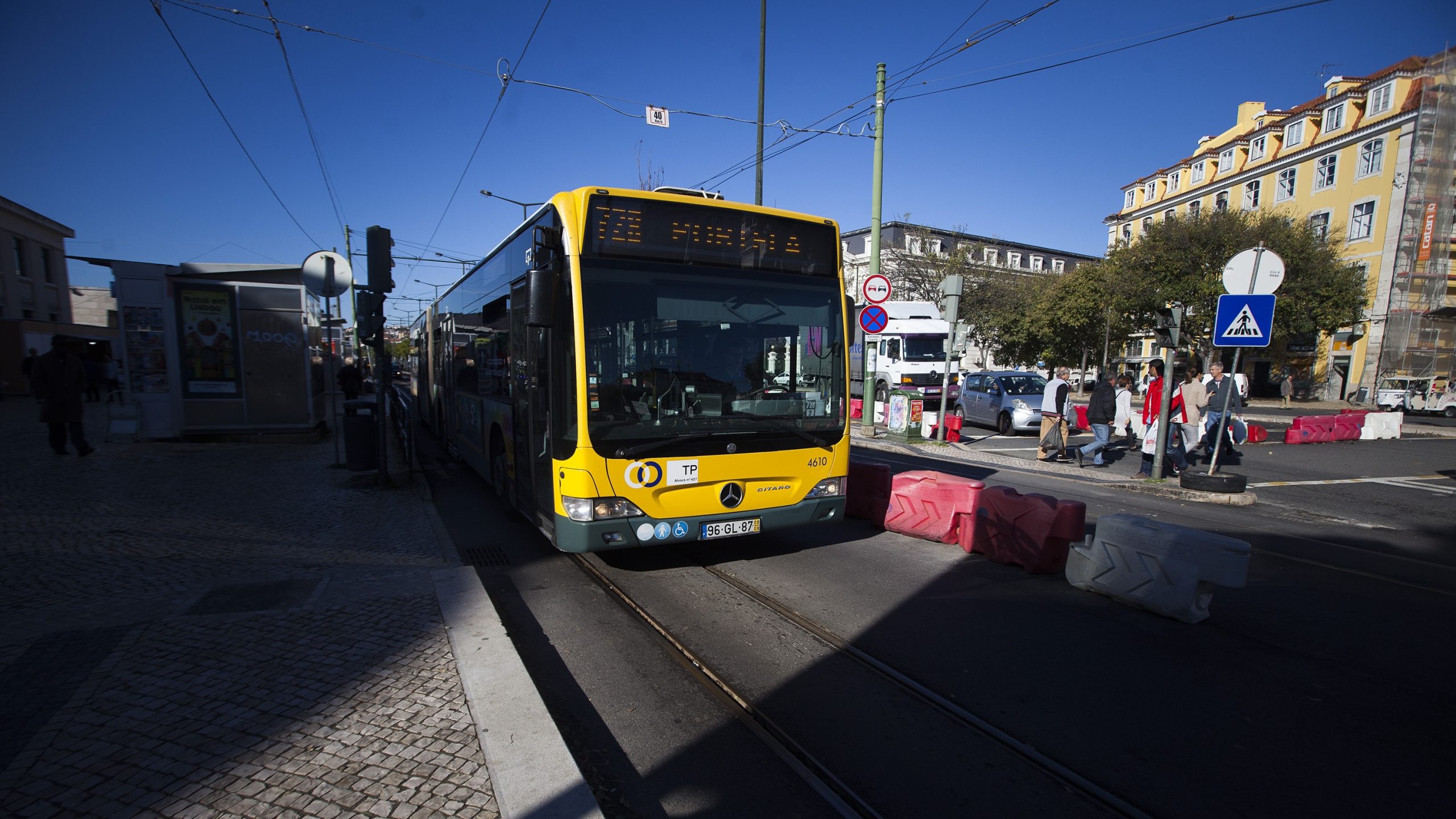 Carris deu desconto nos passes para idosos e registou mais 300 mil viagens
