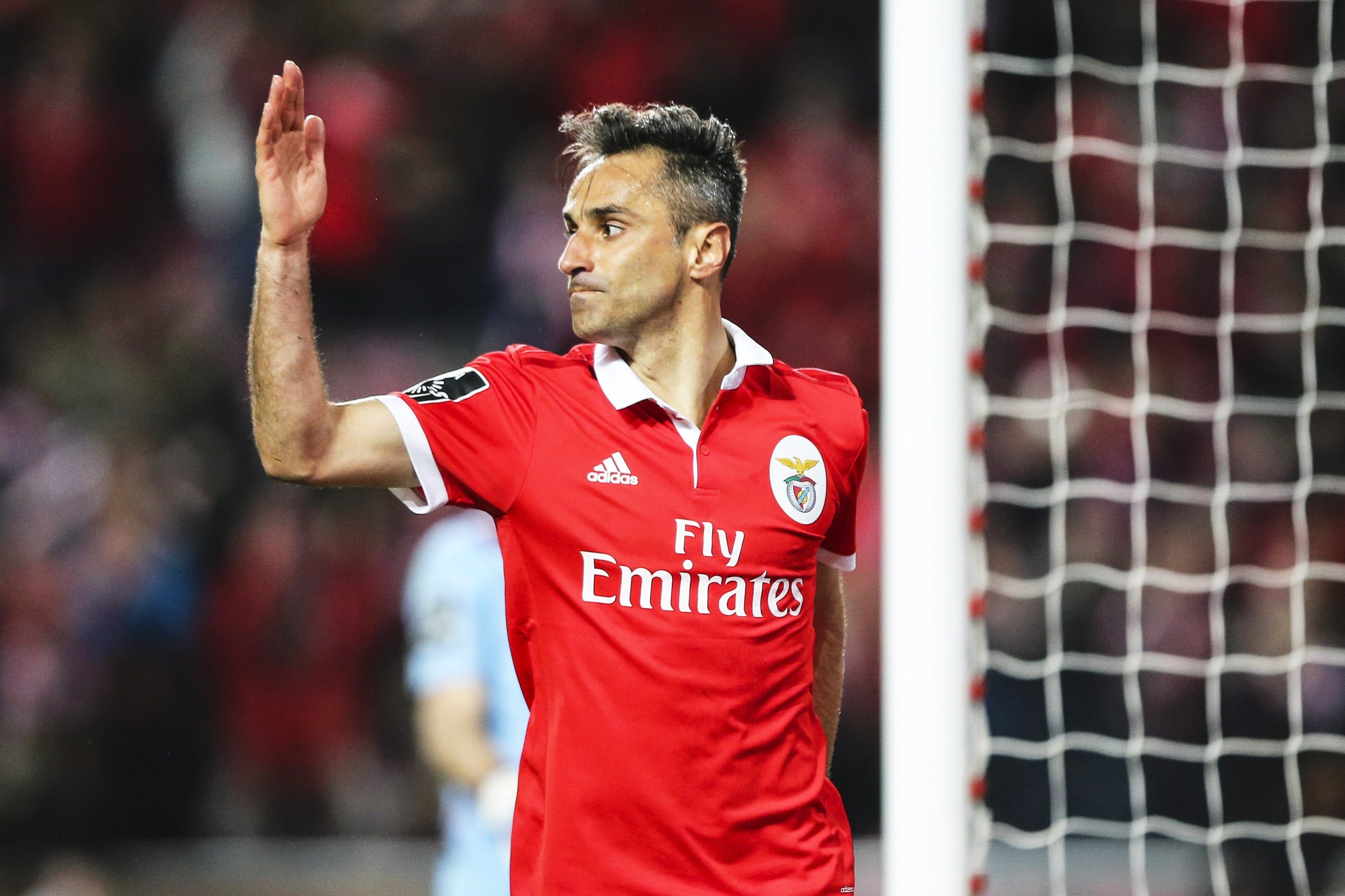 Clássico: Benfica sem Jonas, Marega alinha de início pelo FC Porto