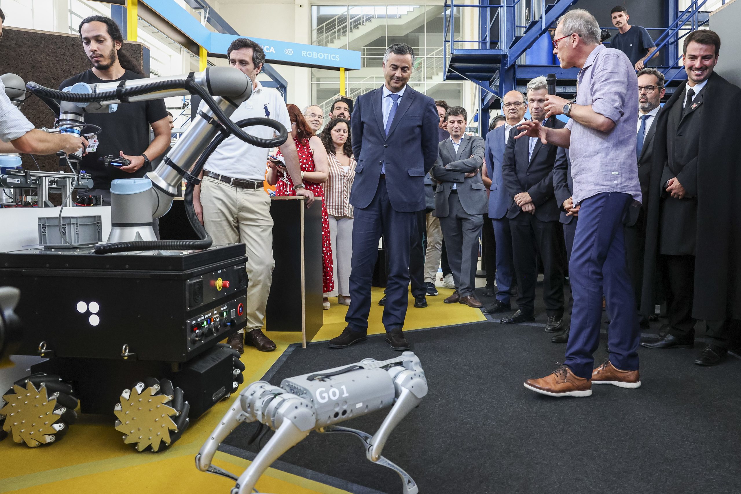 Universidade de Coimbra inaugura laboratório de robótica que simula fábricas do futuro