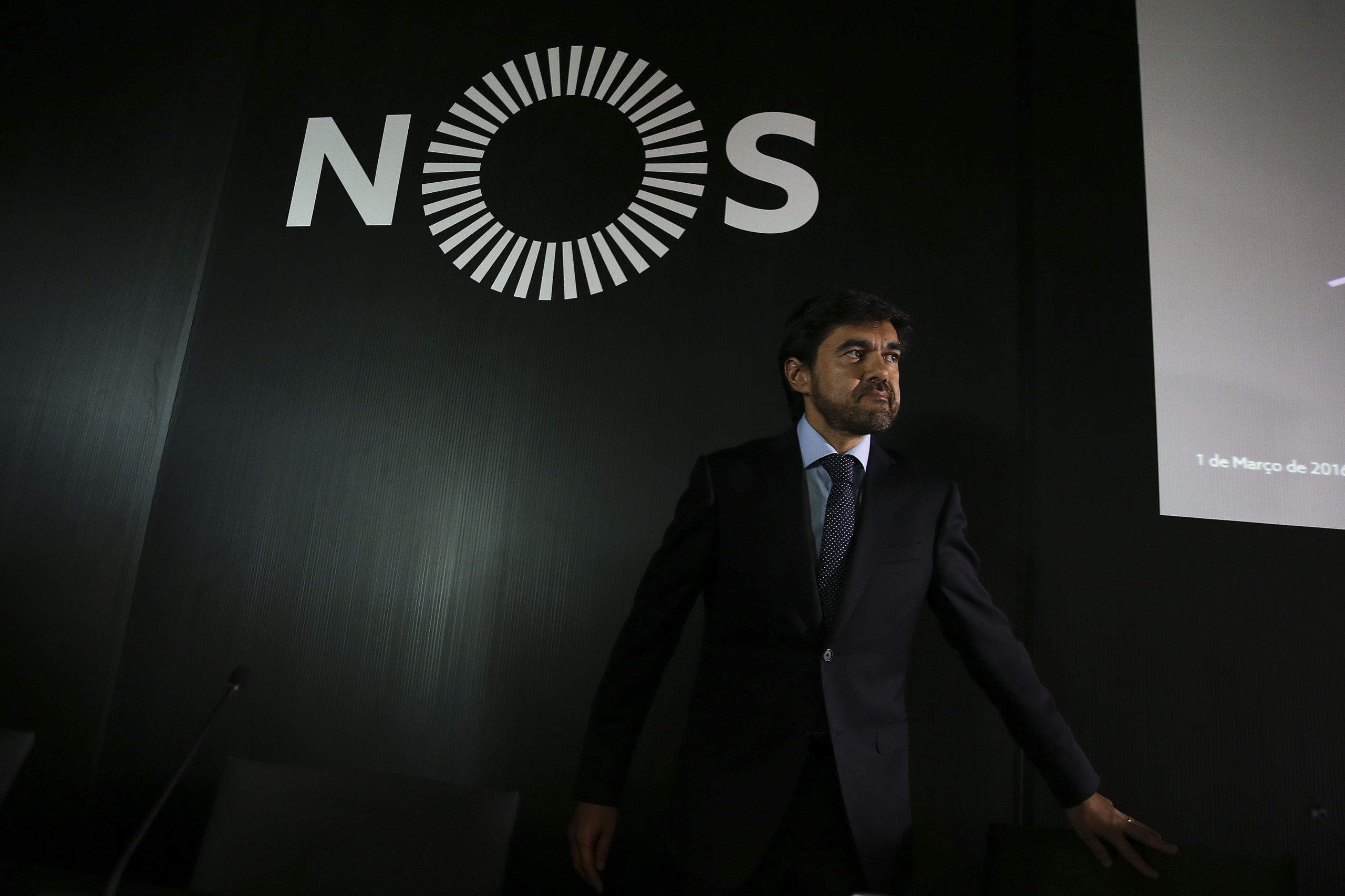 NOS multada em 347,5 mil euros por irregularidades na denúncia de contratos