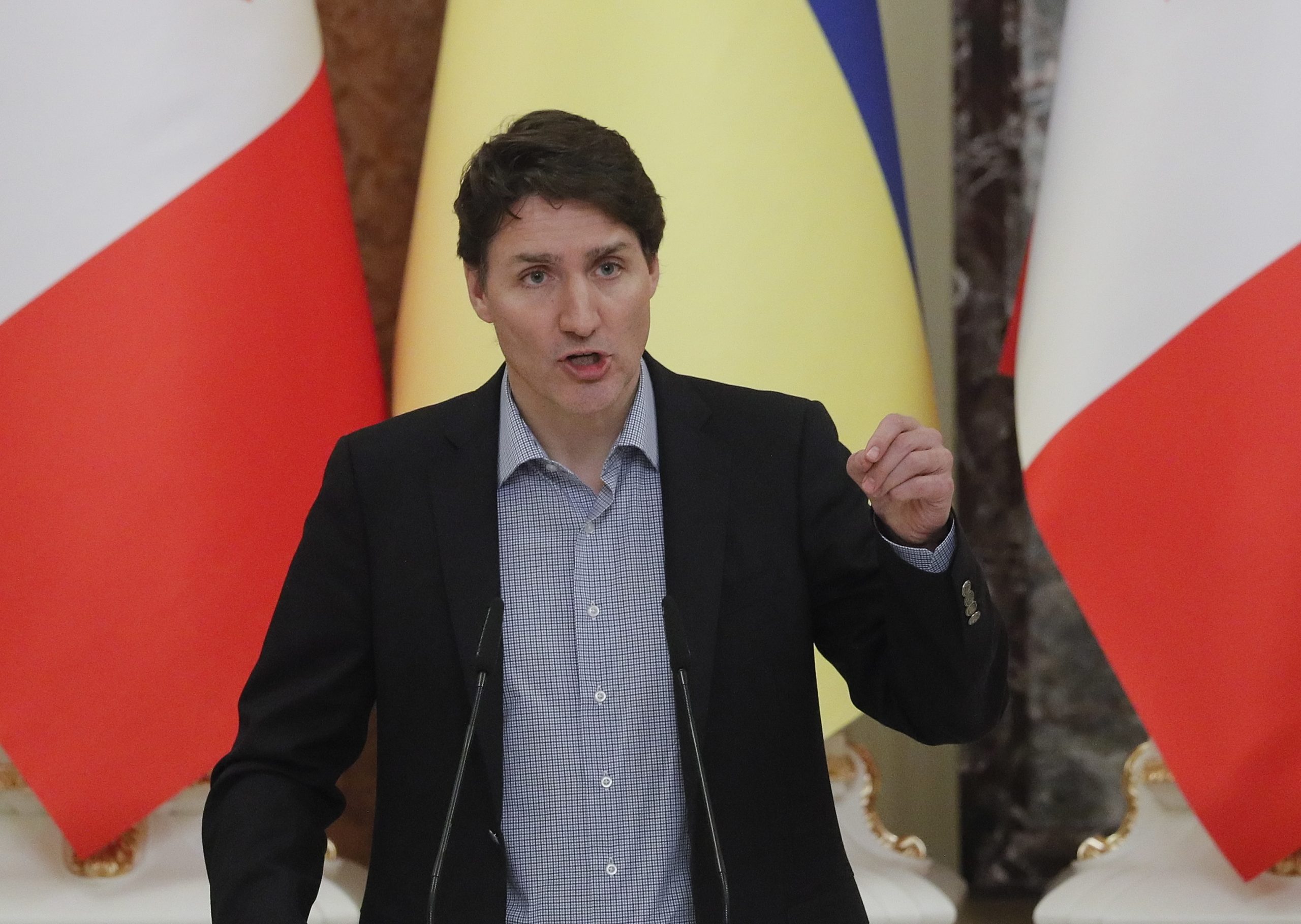 Trudeau diz que Papa deve pedir desculpa por abusos cometidos em internatos no Canadá