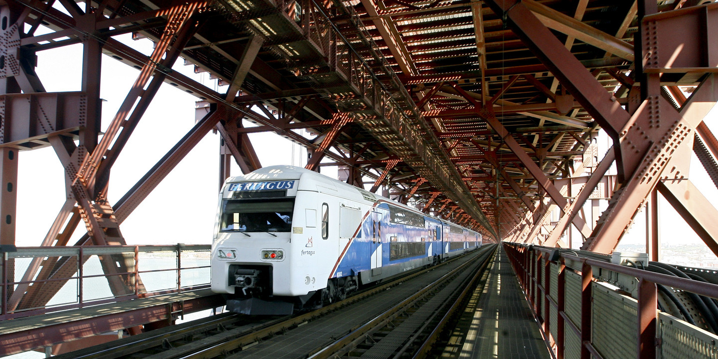Autarca do Seixal defende que terceira travessia do Tejo deve ser rodoferroviária