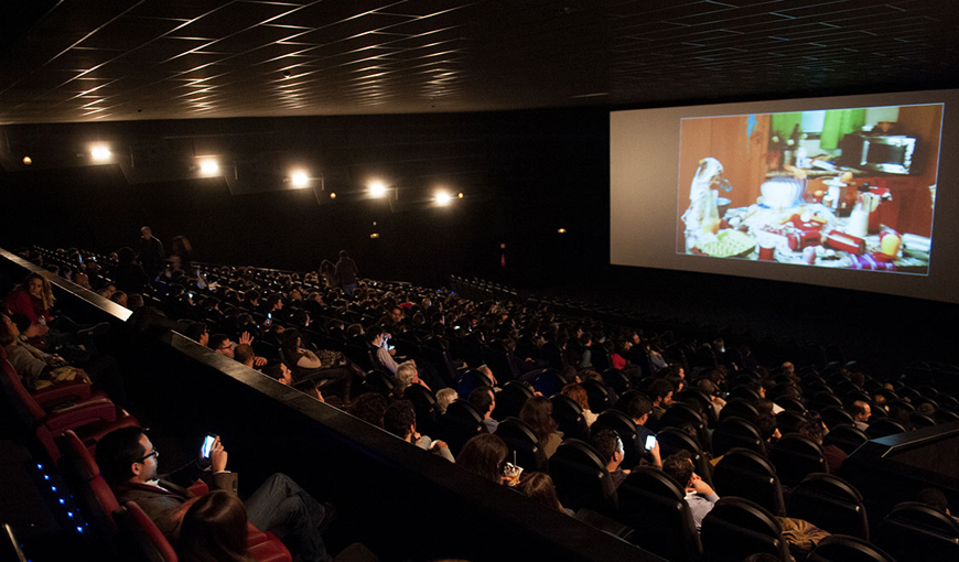Cinemas da América do Norte reduzem capacidade para metade