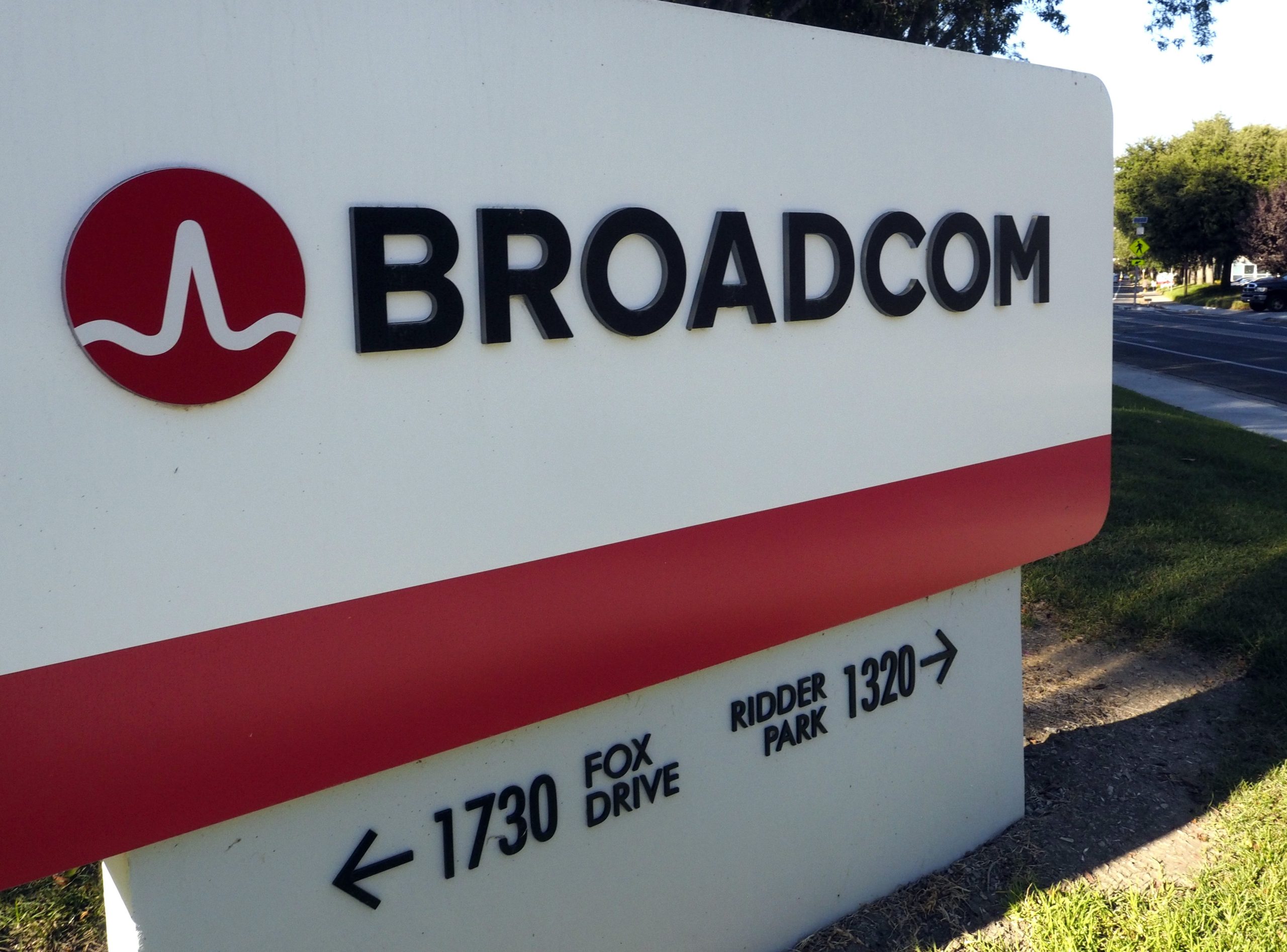 Trump trava aquisição da Qualcomm pela Broadcom invocando a segurança nacional