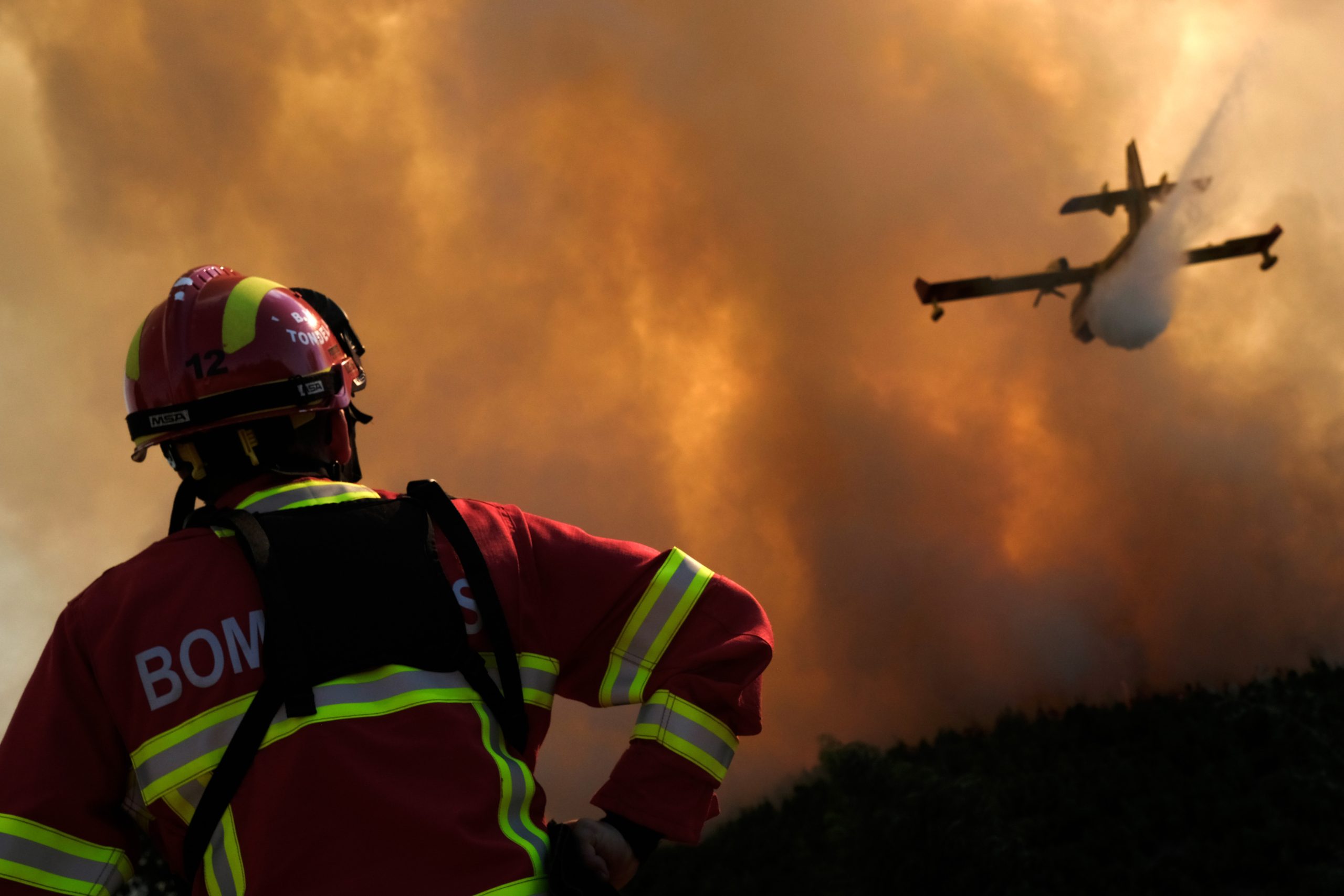 Incêndios: Fogo em Alvaiázere corta A13 nos dois sentidos entre Cabaços e Avelar