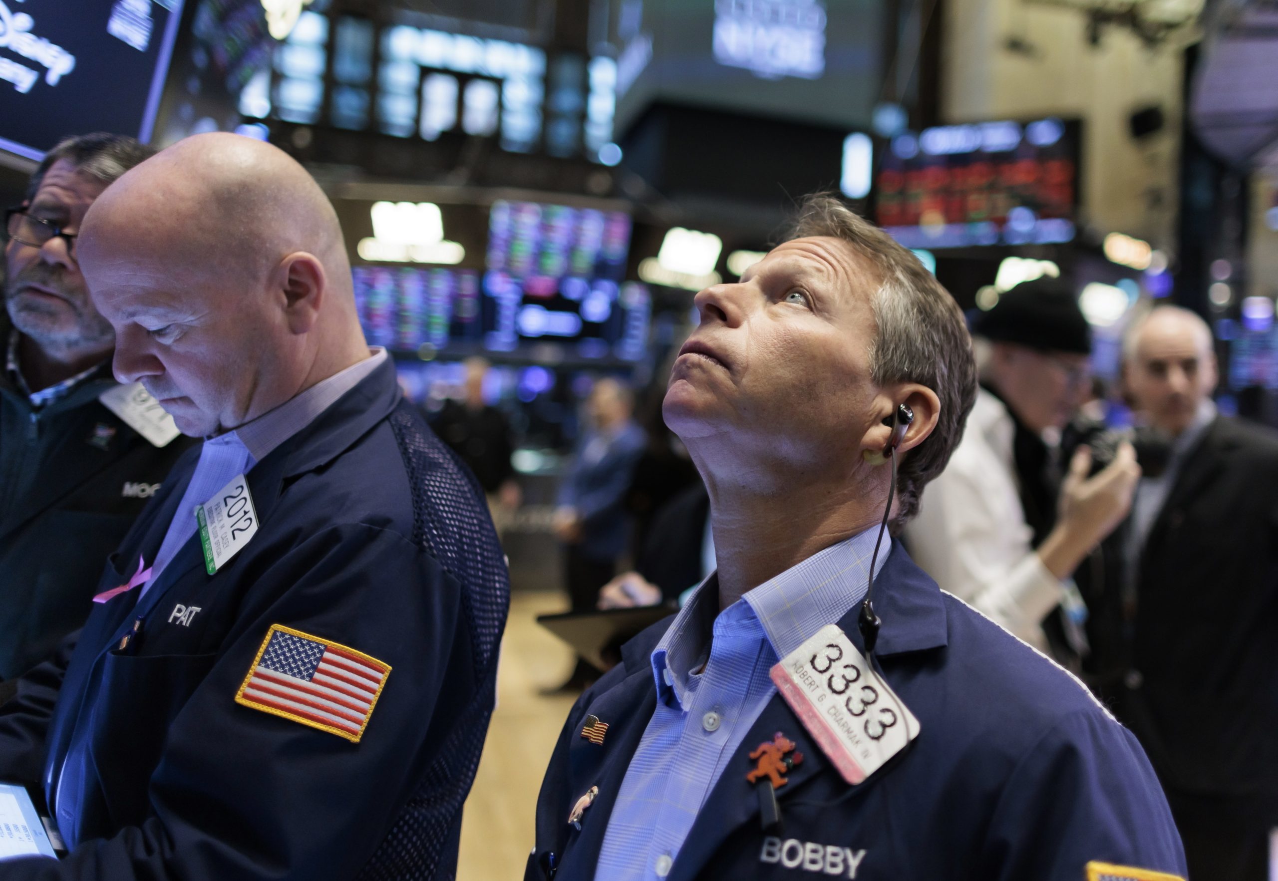 Wall Street encerra em ordem dispersa a digerir manutenção de juro pela Fed