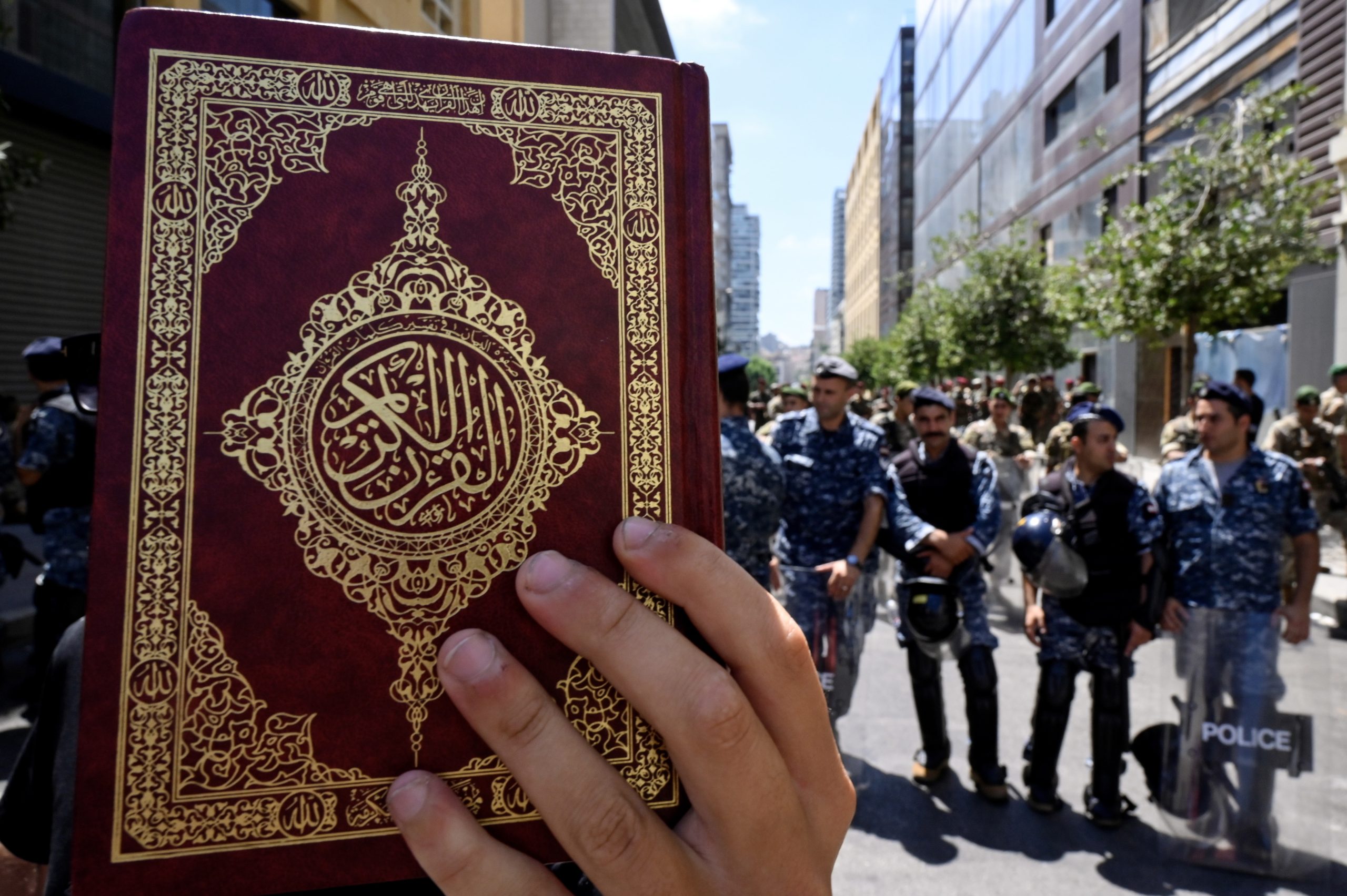 Líder do Hezbollah pede aos muçulmanos para punirem os profanadores do Corão
