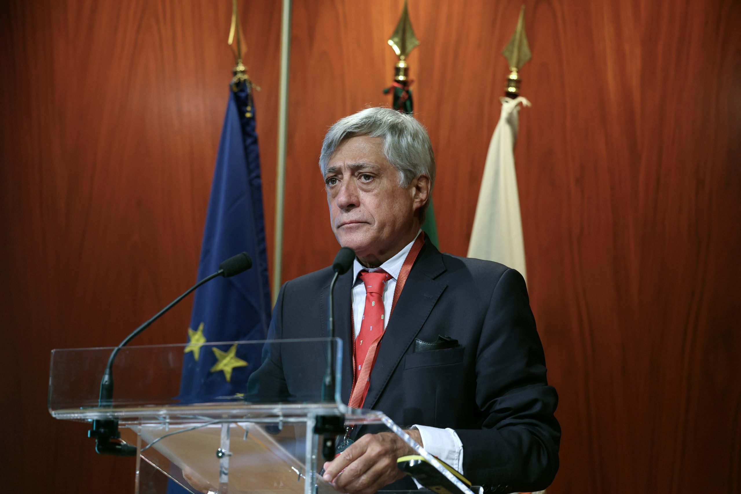António Mendonça: “Estrutura económica não tem tido capacidade de absorver a mão-de-obra” jovem