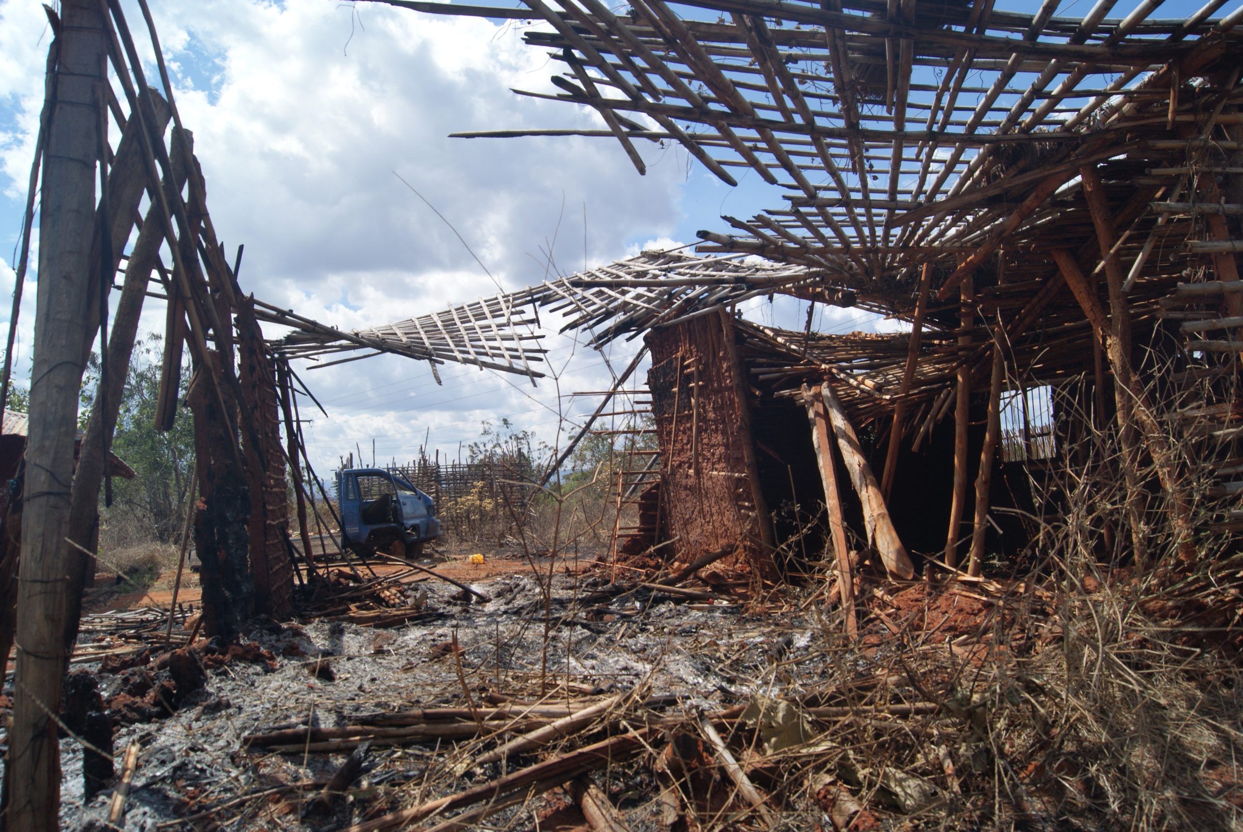 Cabo Delgado: Grupos armados destroem e matam quatro pessoas