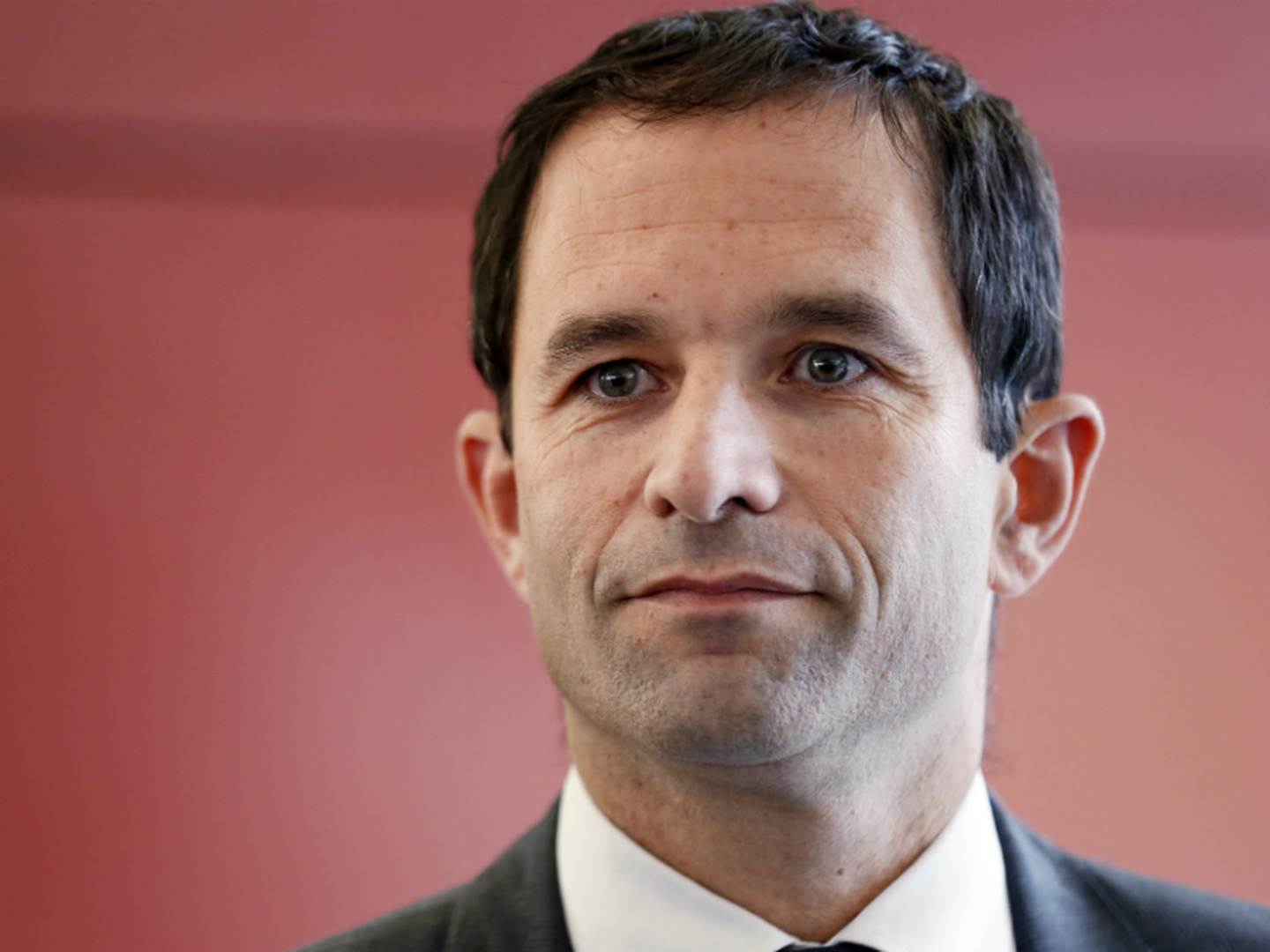 Apoiantes de Benoît Hamon vão ‘porta-a-porta’ à conquista dos indecisos