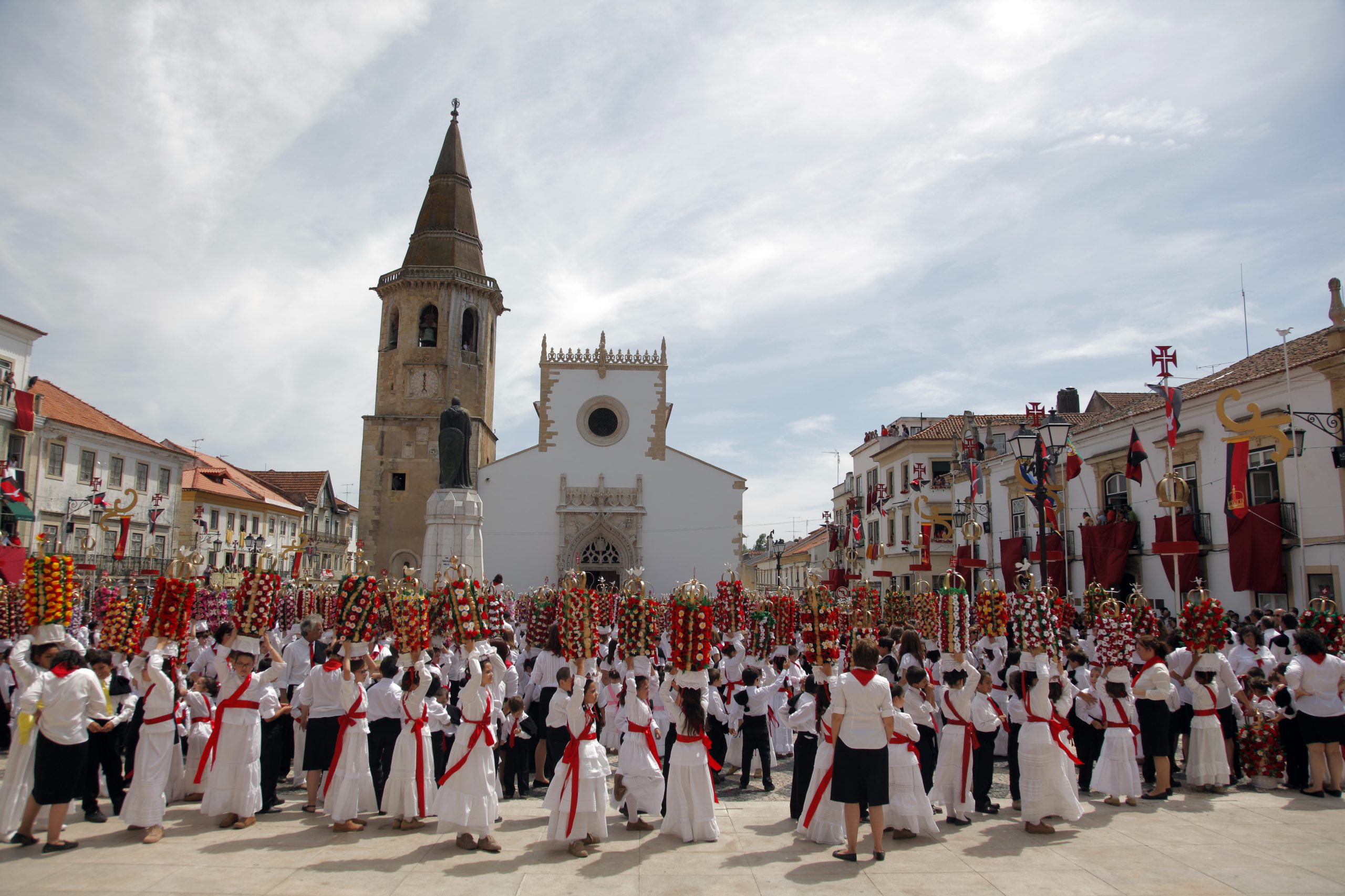 Tomar prepara com “entusiasmo” candidatura da Festa dos Tabuleiros a Património Imaterial da Humanidade