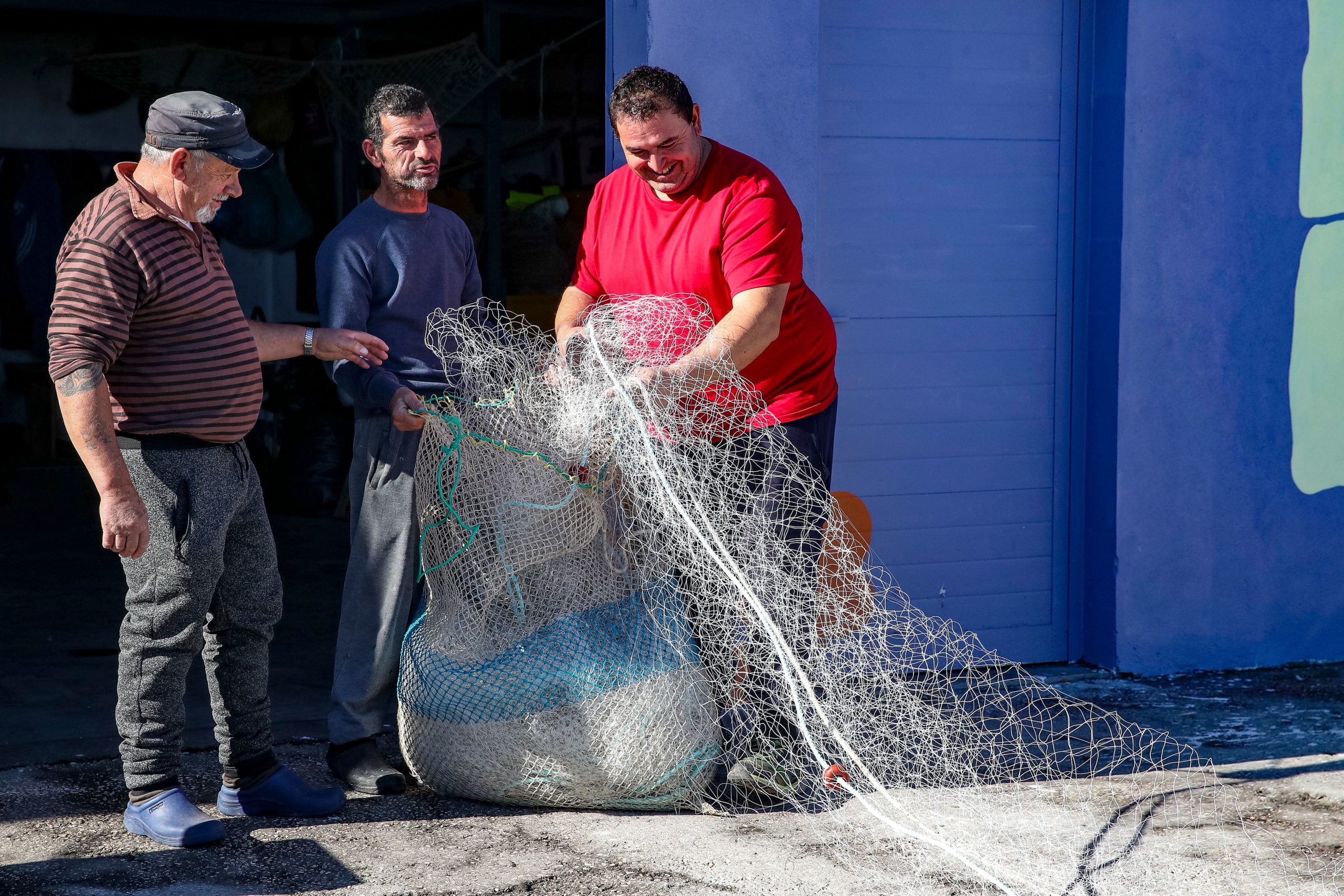Pescadores de Quarteira em marcha de protesto junto à costa algarvia