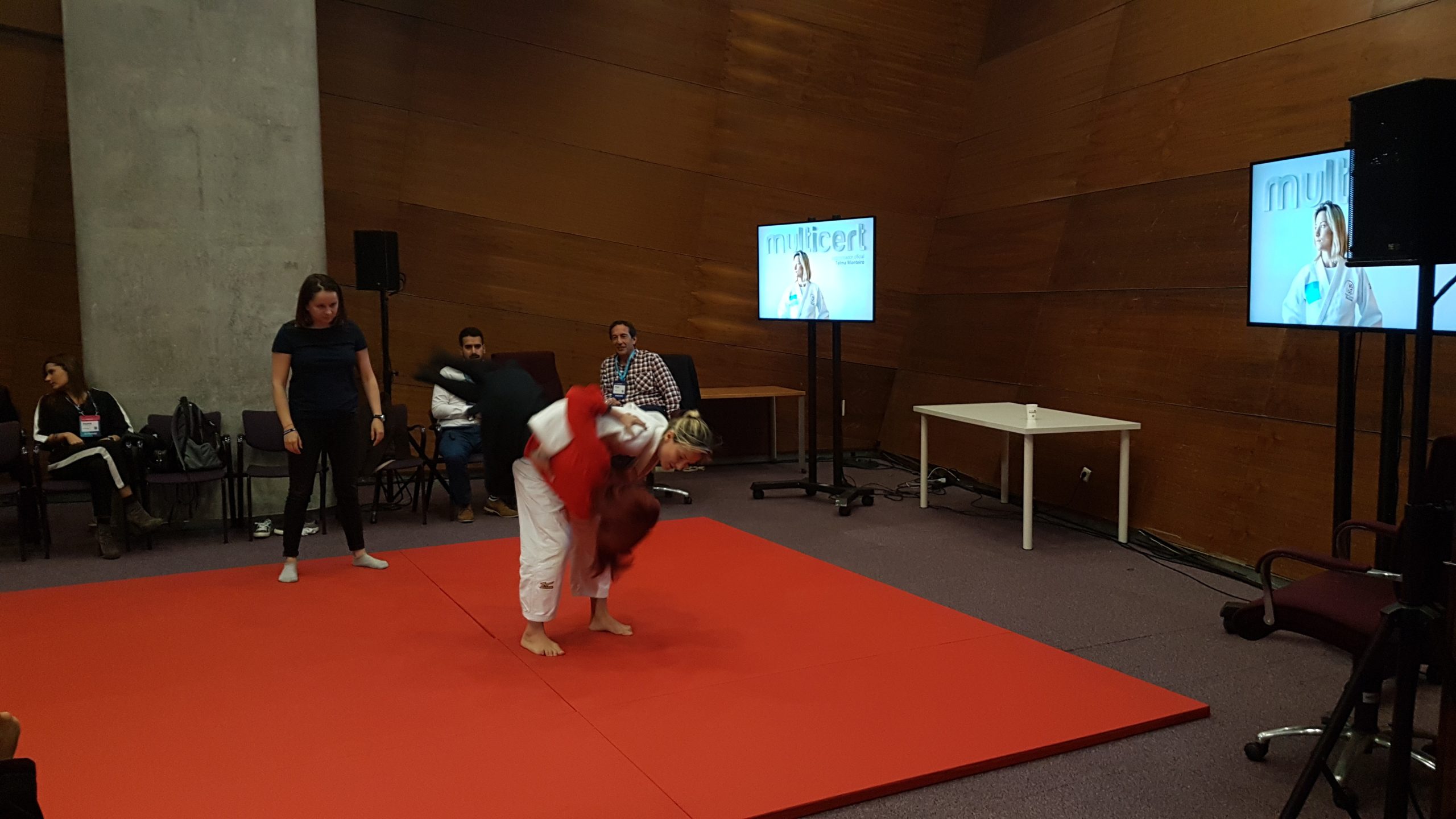 Na Web Summit fala-se de segurança online. Por isso Telma Monteiro deu uma aula de segurança… pessoal