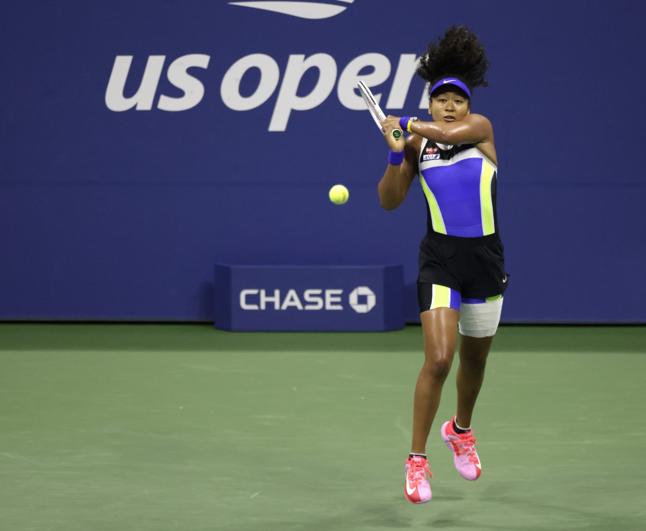 Naomi Osaka bate Shelby Rogers e passa às meias-finais do Open dos Estados Unidos